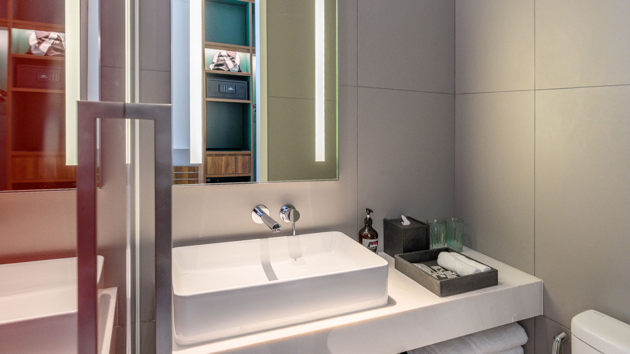 Wink Hotel Tuy Hoa Beach Two Twin Beds Neighborhood View Bathroom Amenities