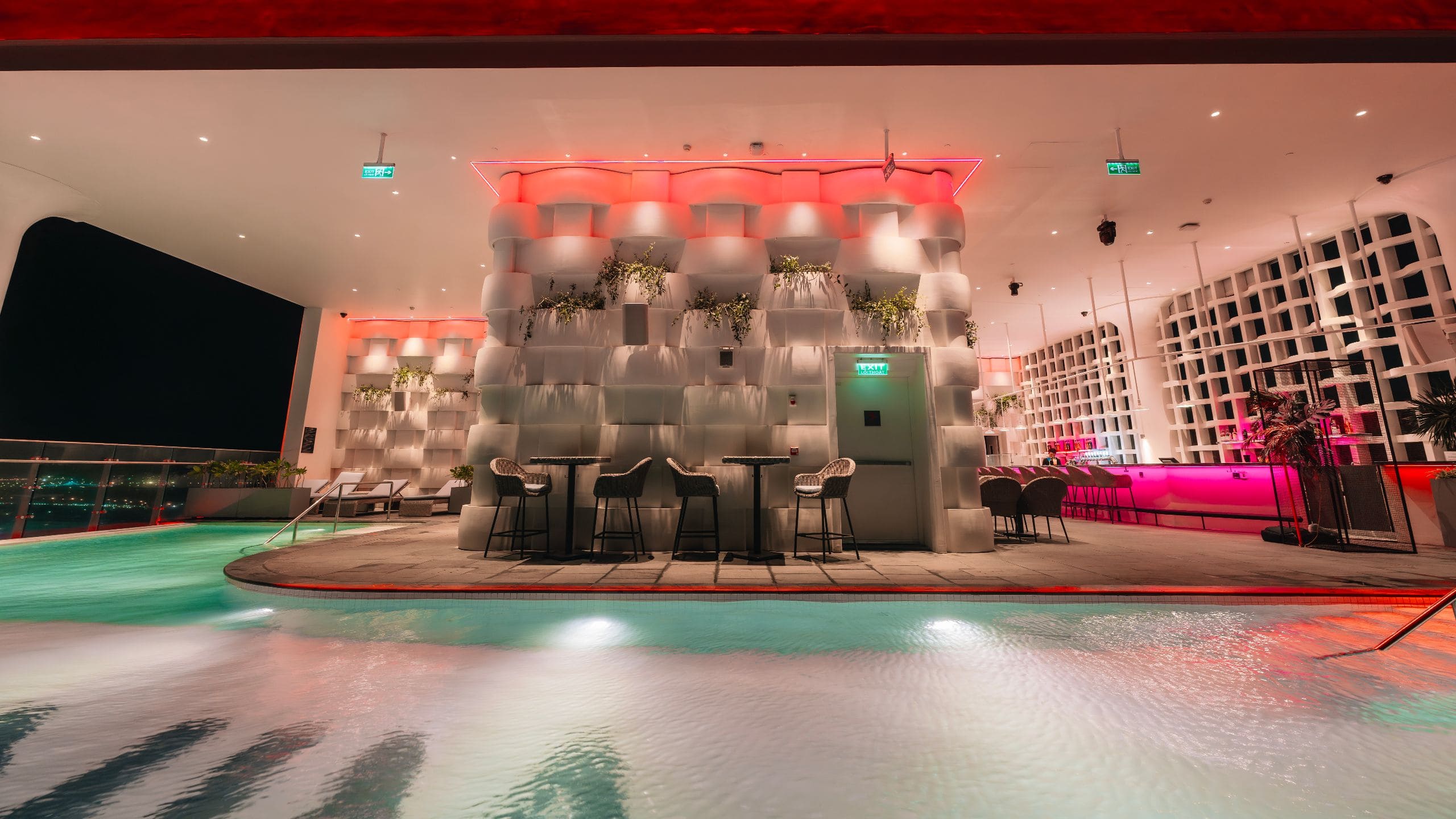 Wink Hotel Tuy Hoa Beach Wink Endless Summer Rooftop Bar Seating