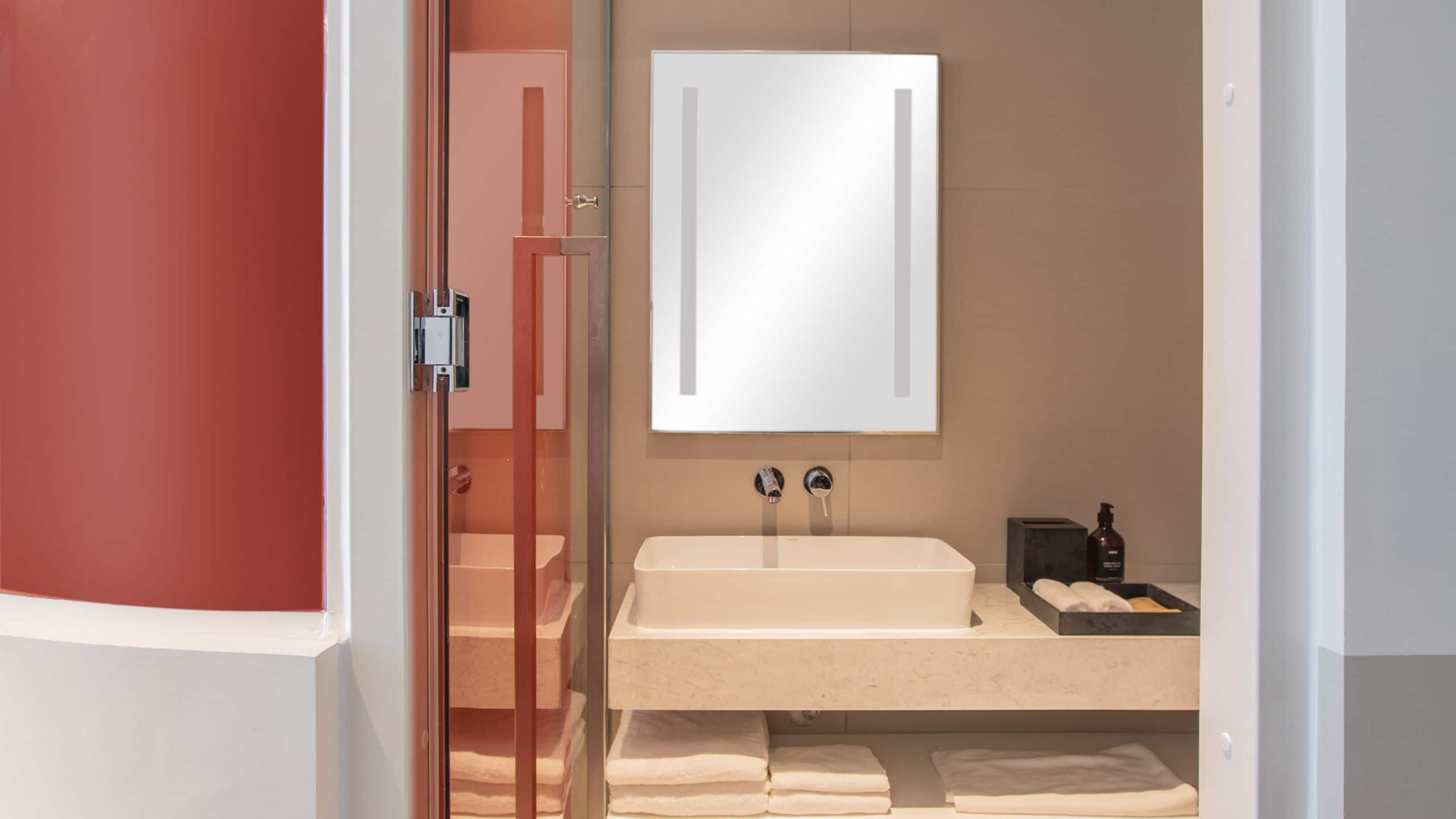 4 of 4 Wink Hotel Danang Centre One King Bed City View Deluxe Bathroom