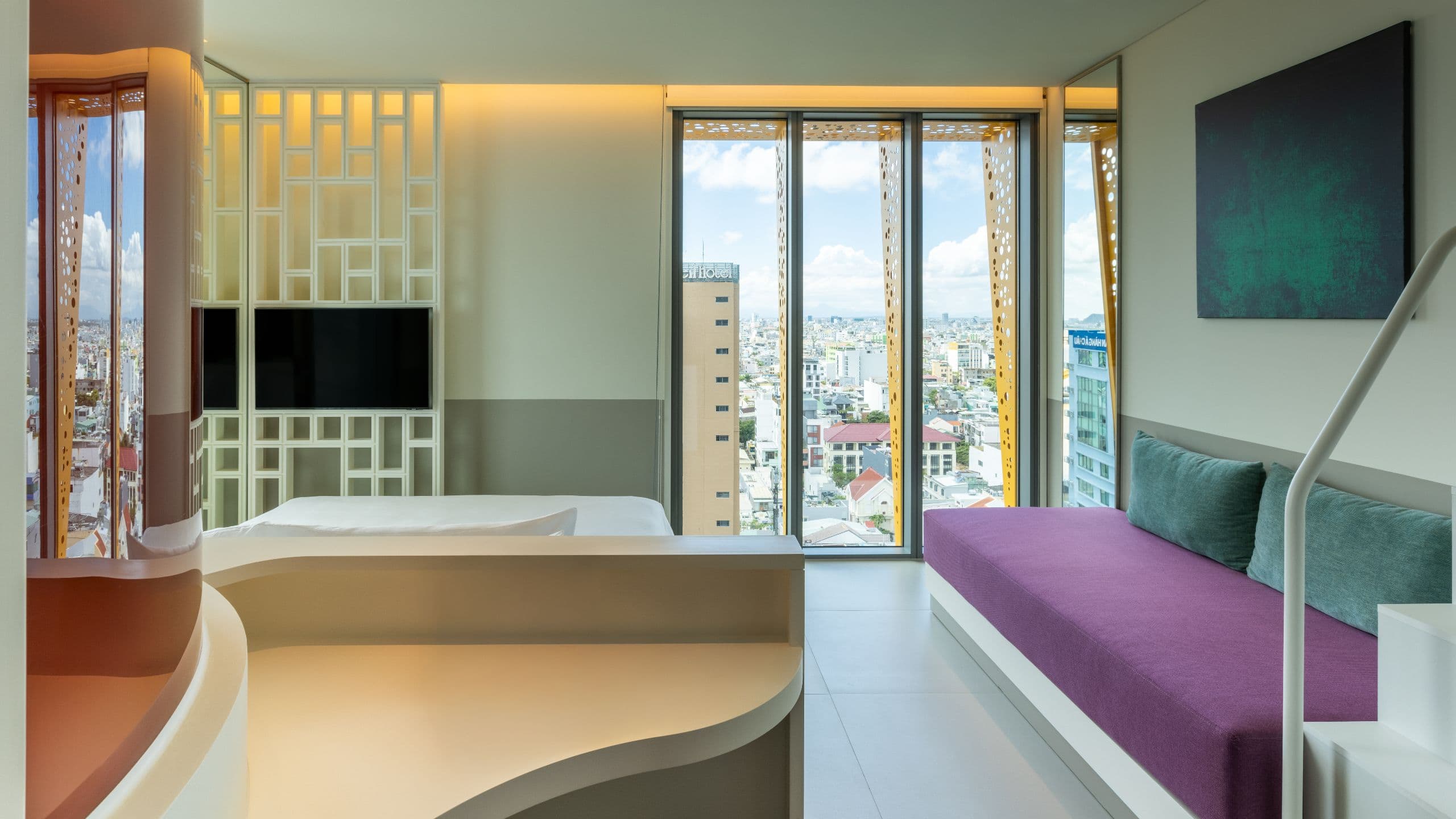 3 of 4 Wink Hotel Danang Centre One King Bed City View Deluxe Overview