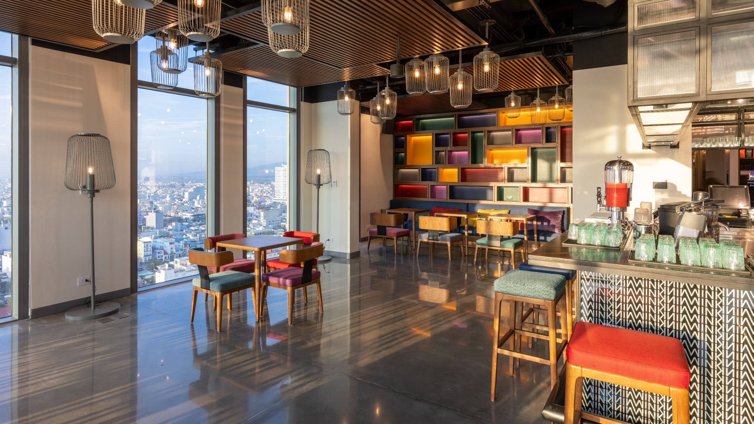 Wink Hotel Danang Centre Wink Space With Bar Counter