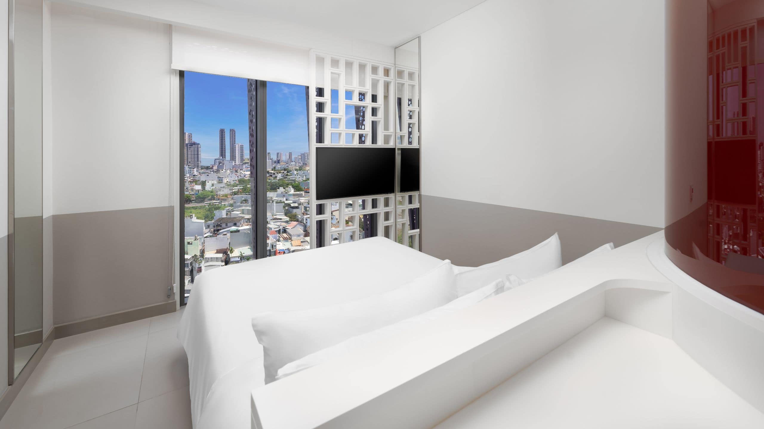 Wink Hotel Danang Riverside One Queen Bed City View