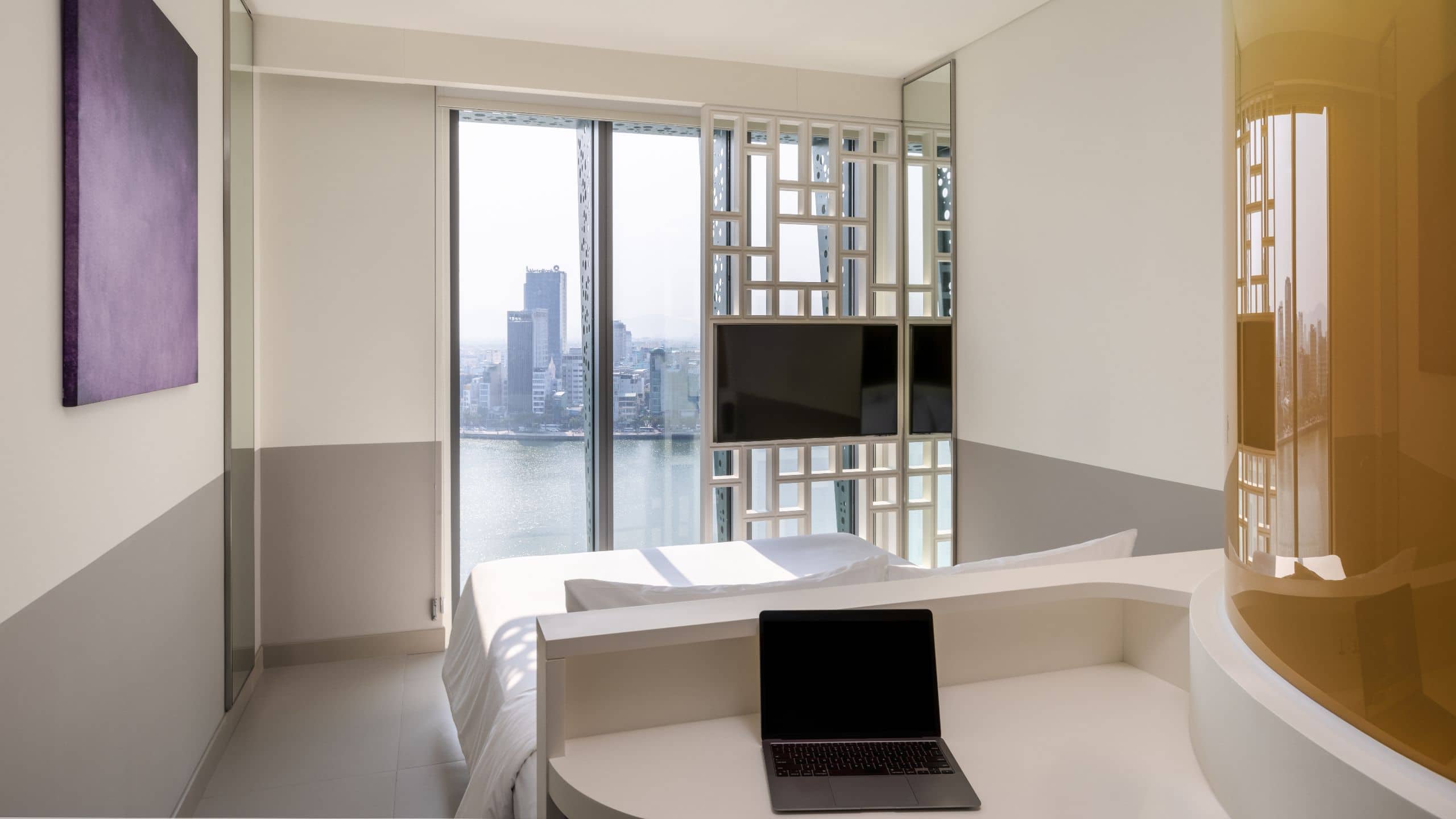 Wink Hotel Danang Riverside One Queen Bed River View With View