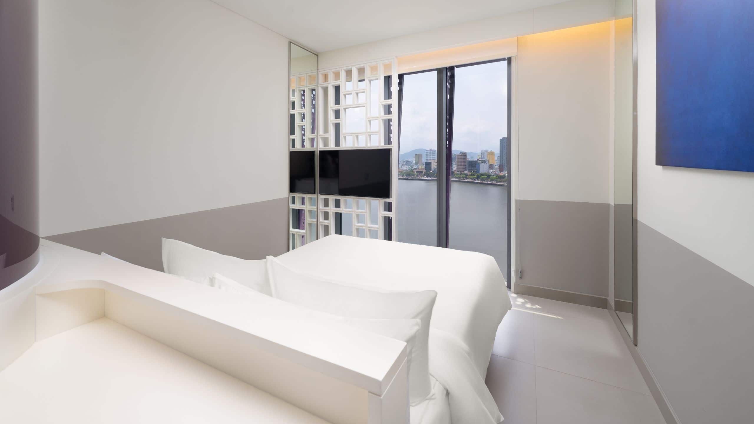 Wink Hotel Danang Riverside One Queen Bed River View