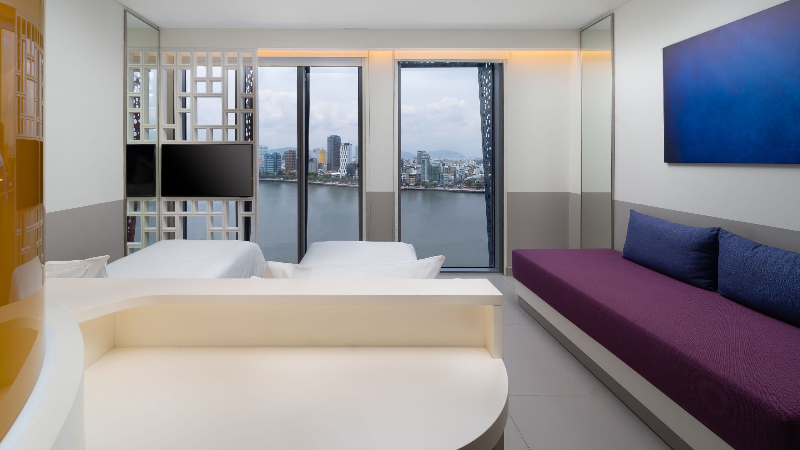 Wink Hotel Danang Riverside Two Twin Beds River View Deluxe With Sofa