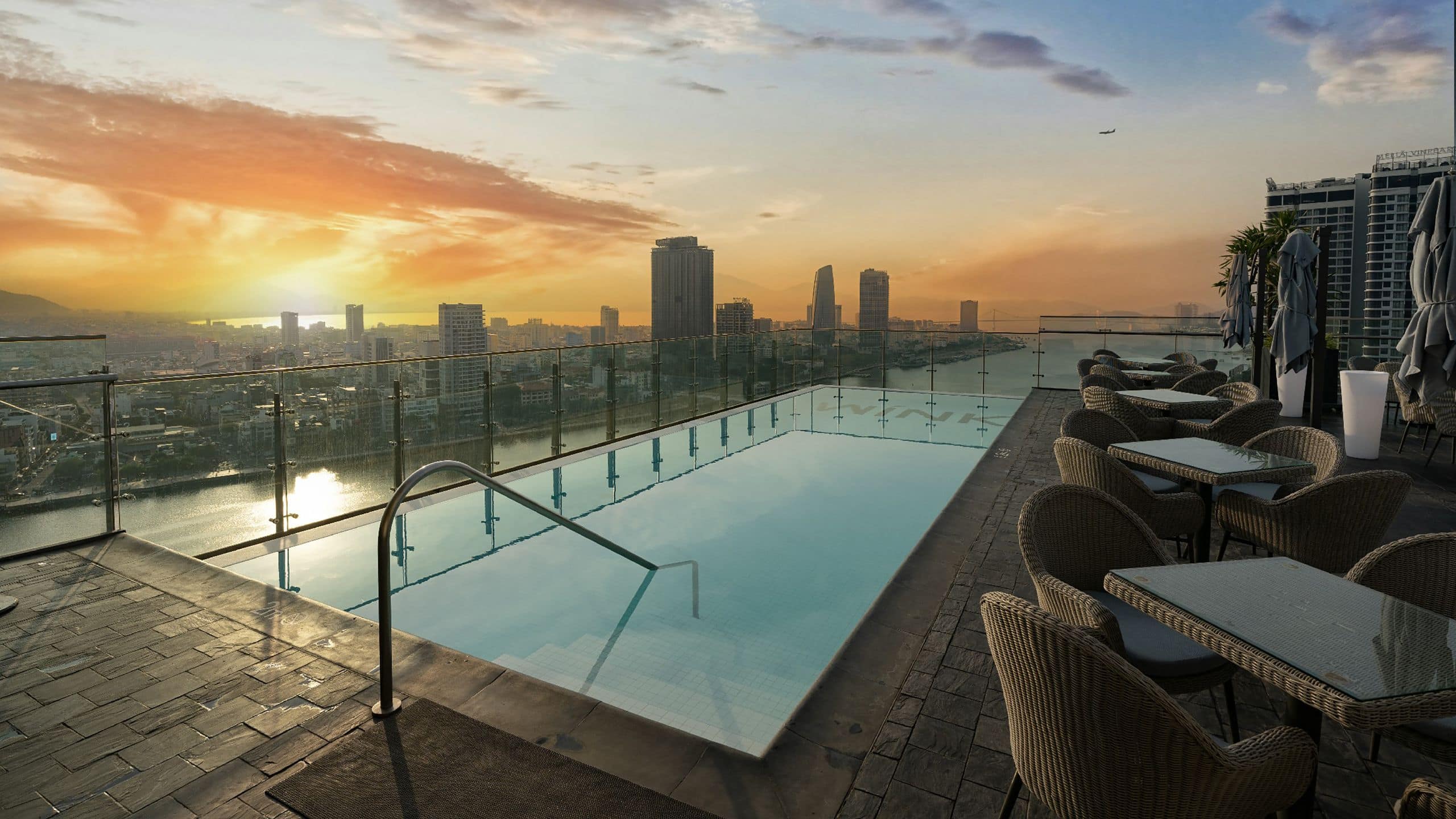 Wink Hotel Danang Riverside Wink Rooftop Pool Sunset