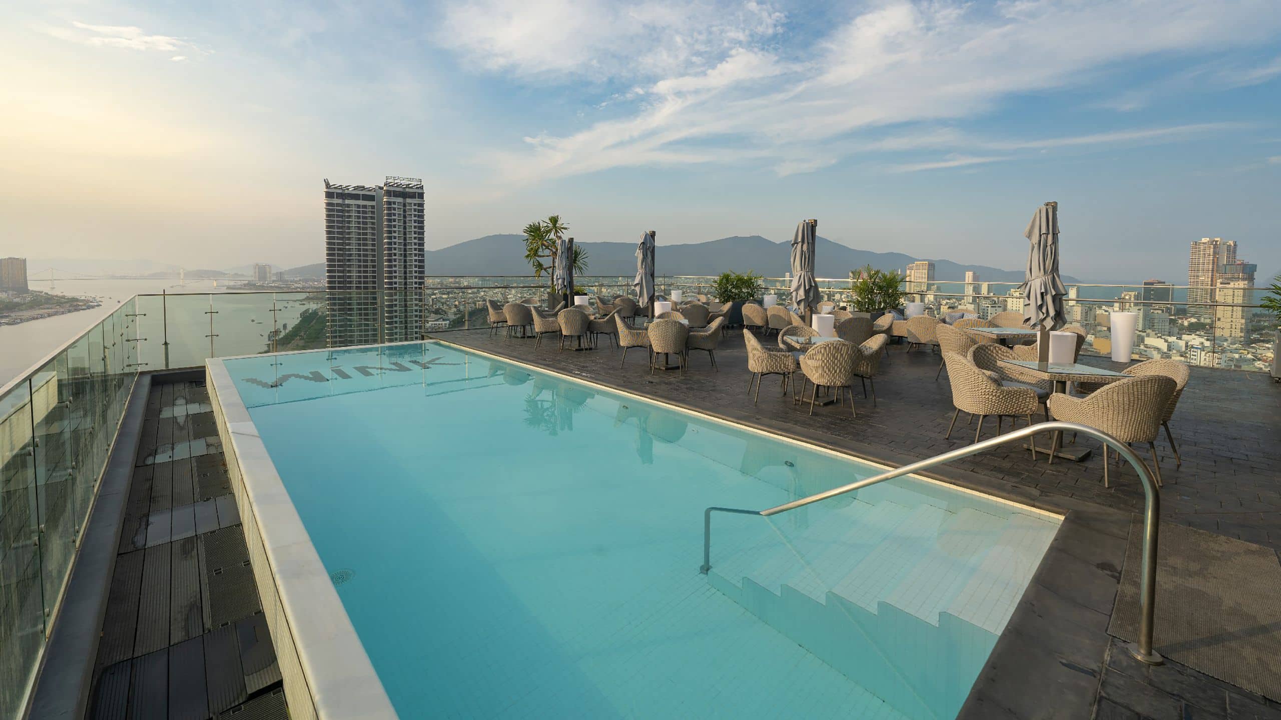 Wink Hotel Danang Riverside Wink Rooftop Pool Morning View