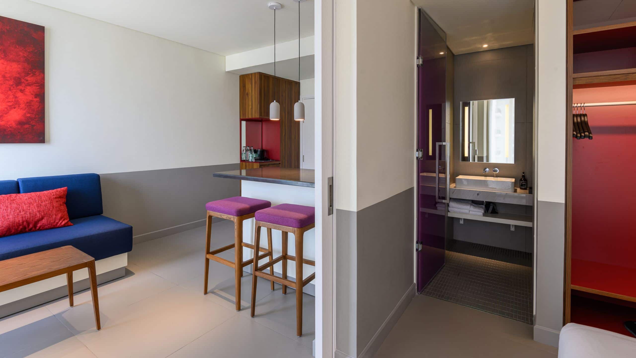 3 of 4 Wink Hotel Can Tho Centre One King Bed Suite River View Overview