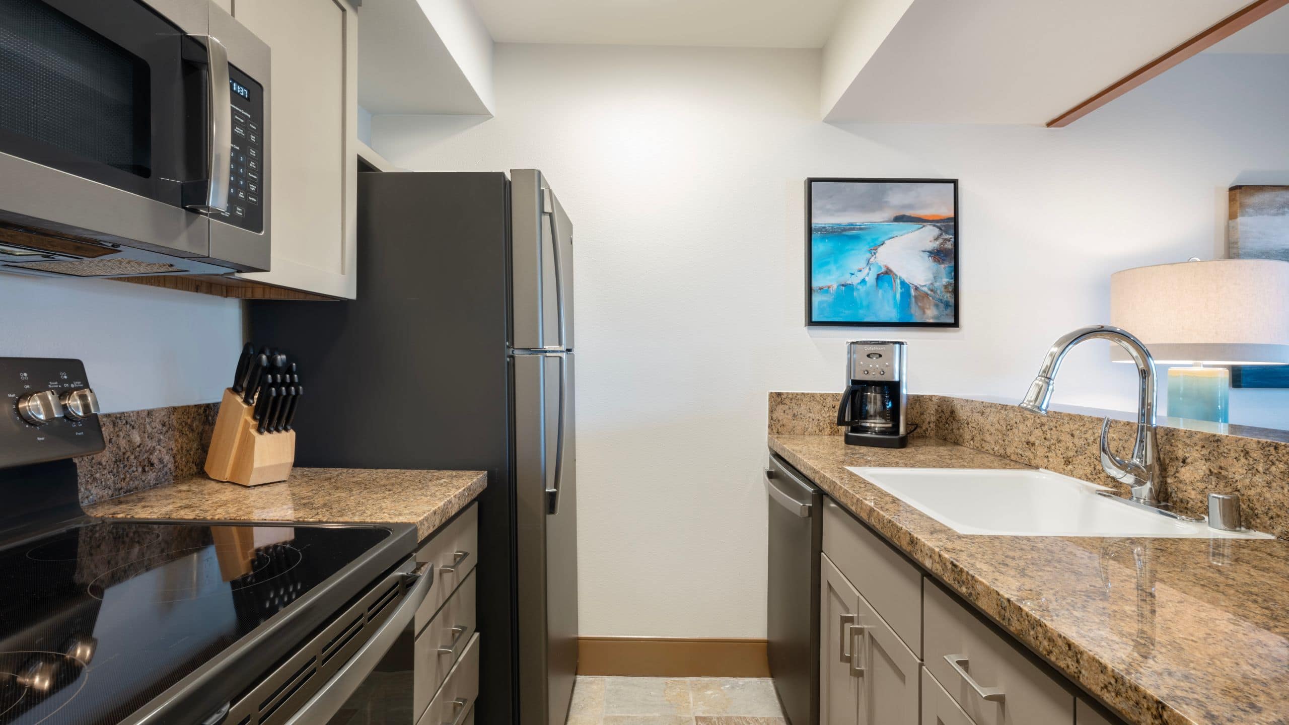 2/6 Hyatt Vacation Club at Highlands Inn Kitchen Area