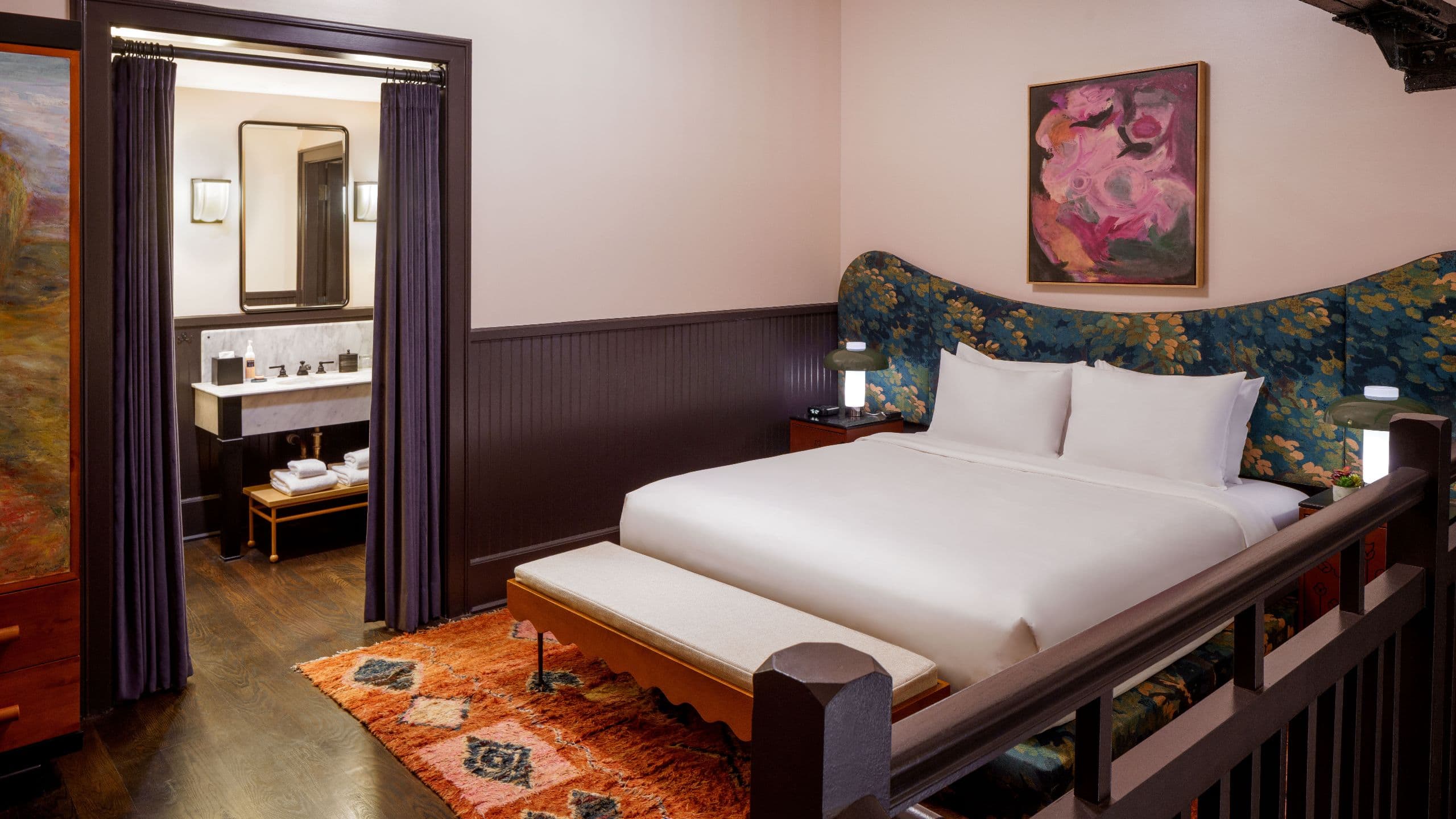 The Barnett Split Level King Alt