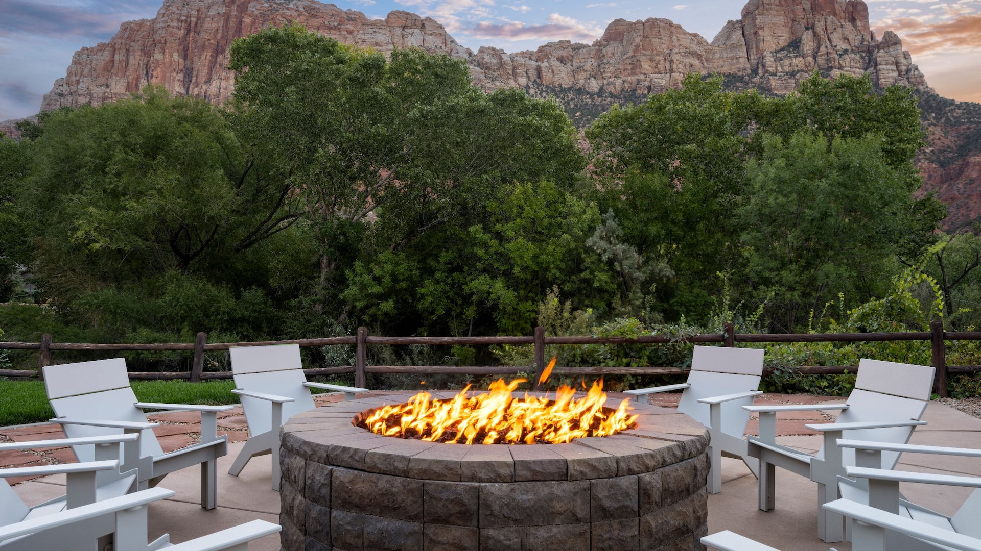 Hyatt Place Springdale / Zion National Park Fire Pit