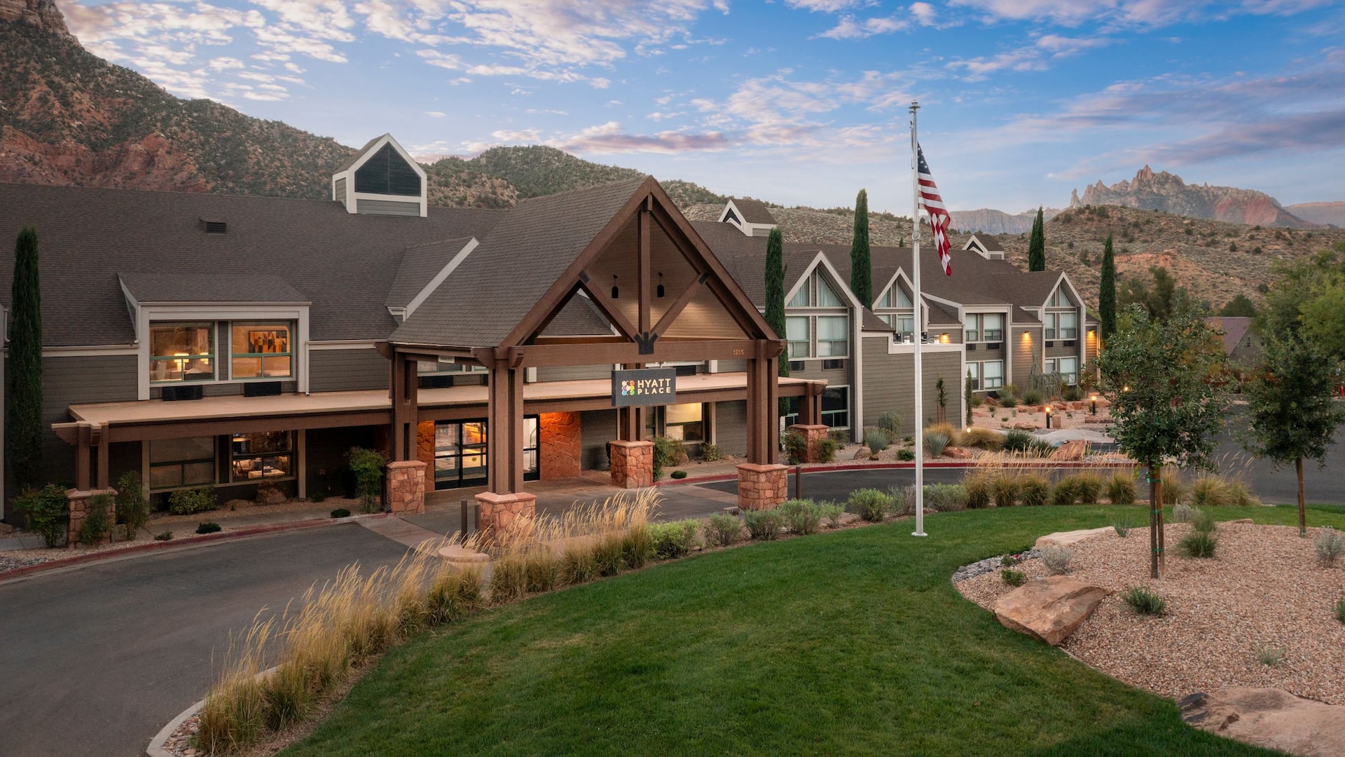 Springdale Zion Inn Exterior Dawn View