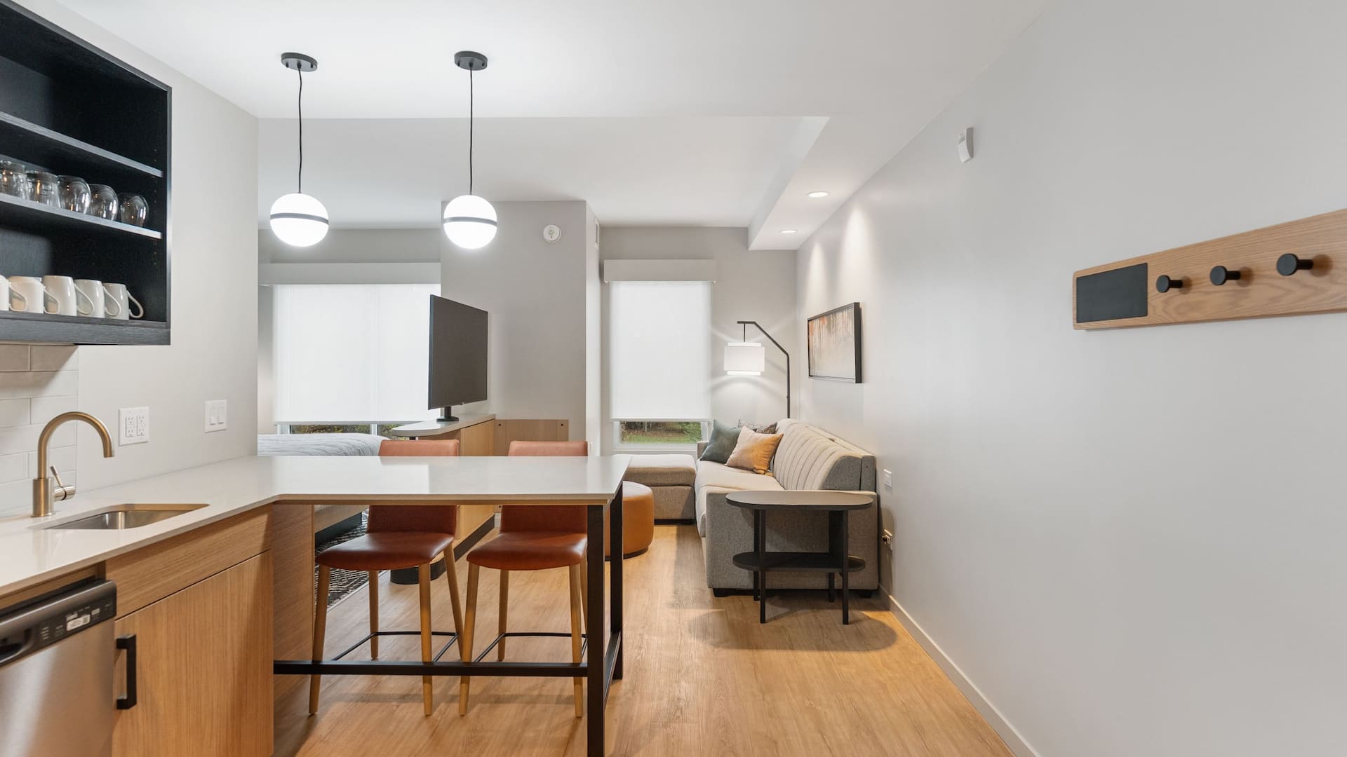 Hyatt House Thunder Bay Studio Kitchen And Living Area