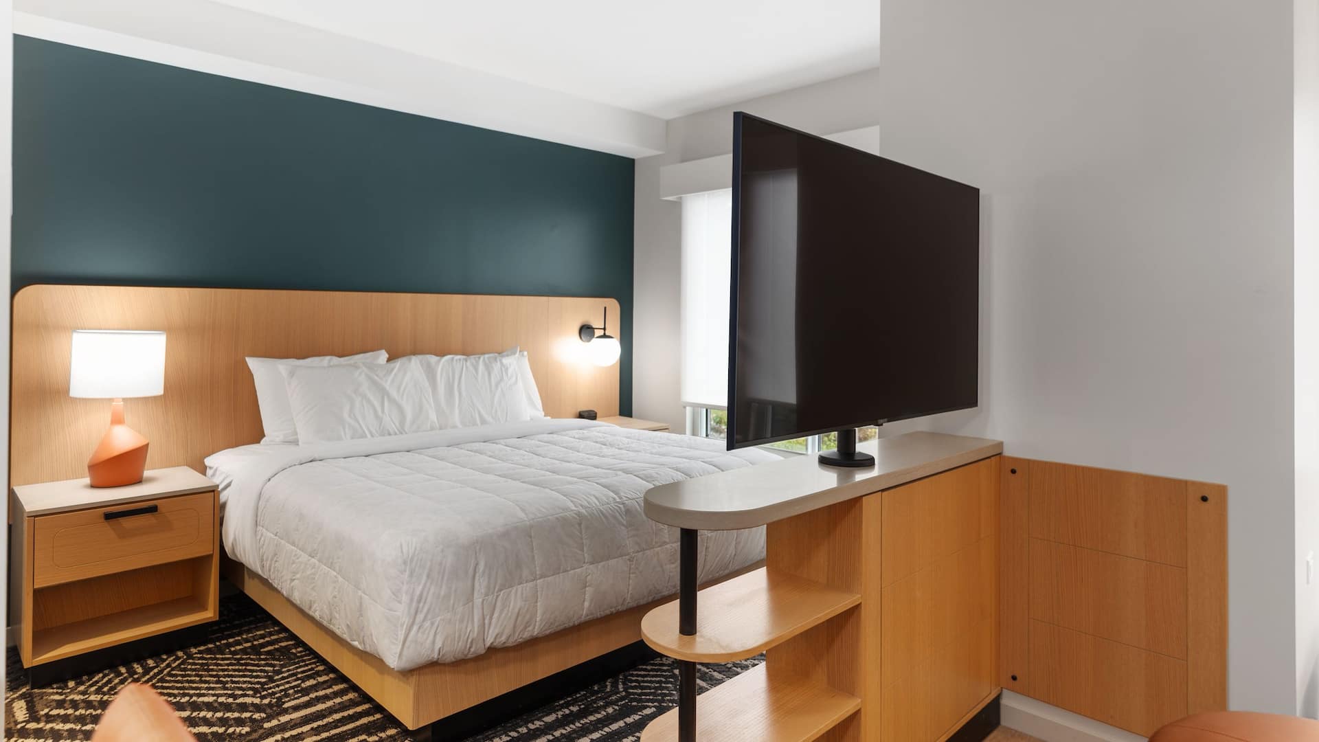 1 of 2 Hyatt House Thunder Bay Studio Guestbed