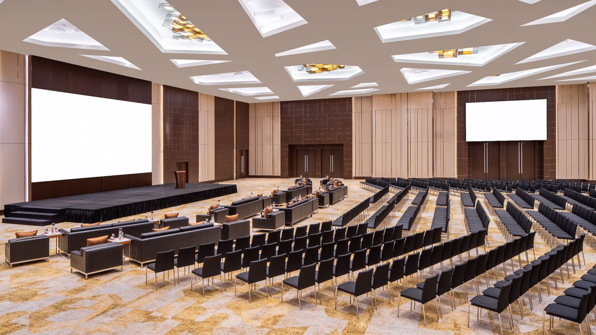 2 of 4 Grand Hyatt Macau Grand Ballroom Mixed Seating Set Up