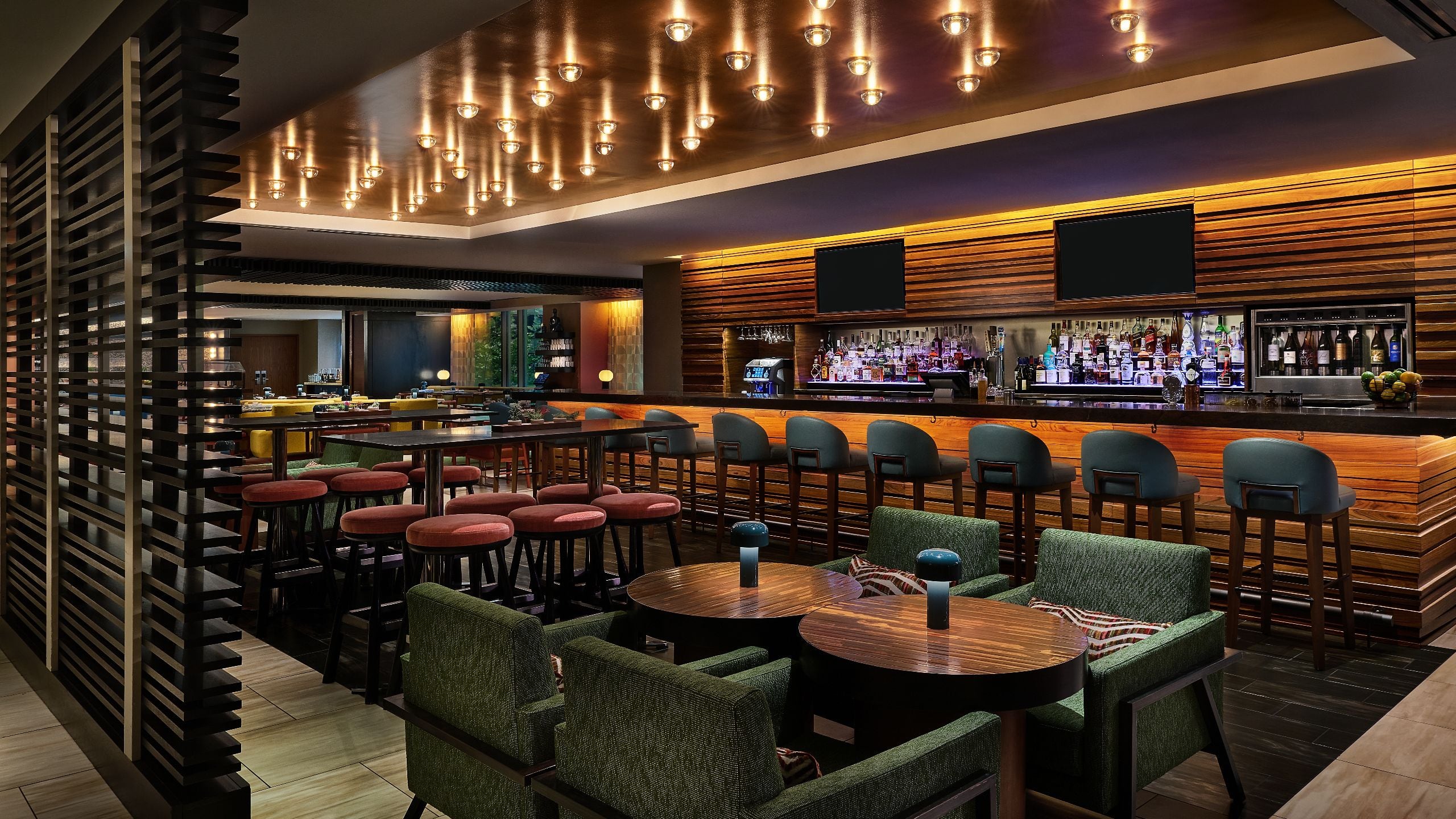 Hyatt Centric Chicago Magnificent Mile The Bridge Bar