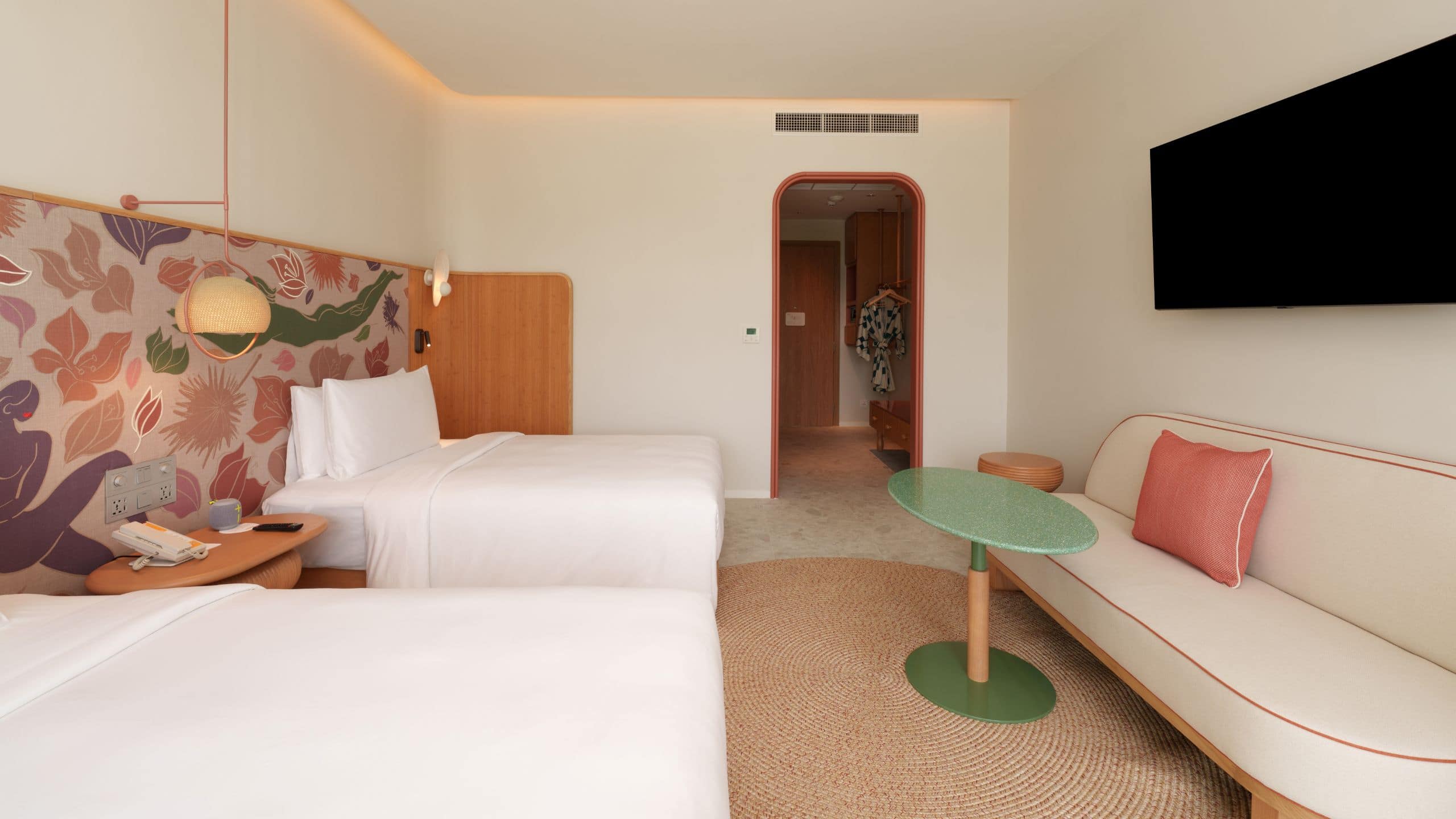 2 из 7 The Standard, Pattaya Na Jomtien Deluxe Twin Overview Room Wide