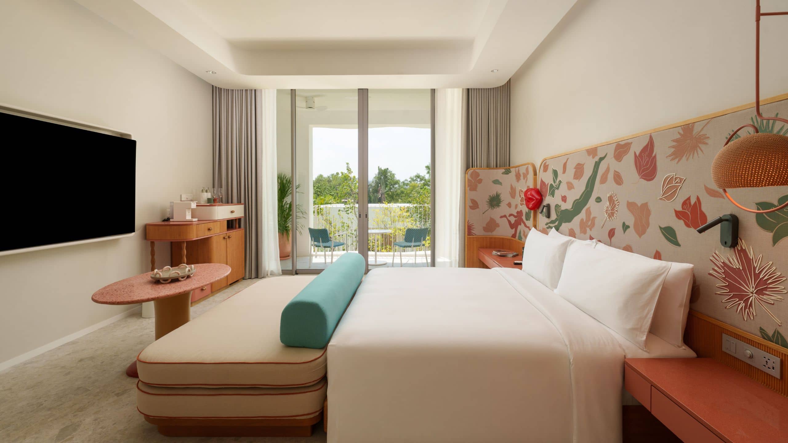 3 из 6 The Standard, Pattaya Na Jomtien One Bedroom Suite Overview Wide