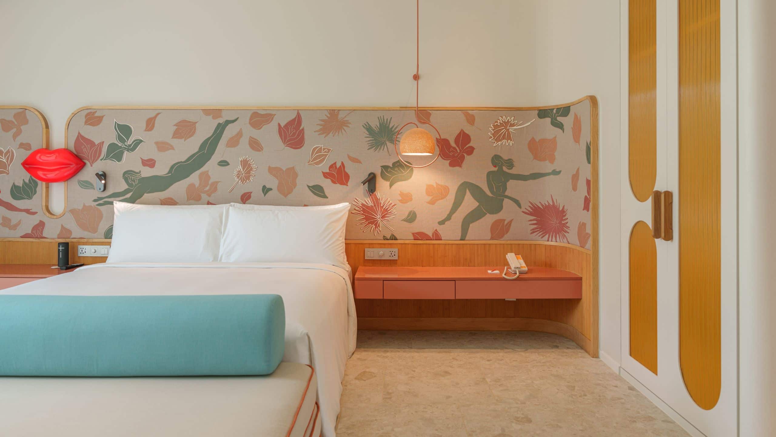 4 из 5 The Standard, Pattaya Na Jomtien Deluxe One Bedroom Suite Private Pool Headboard Wide