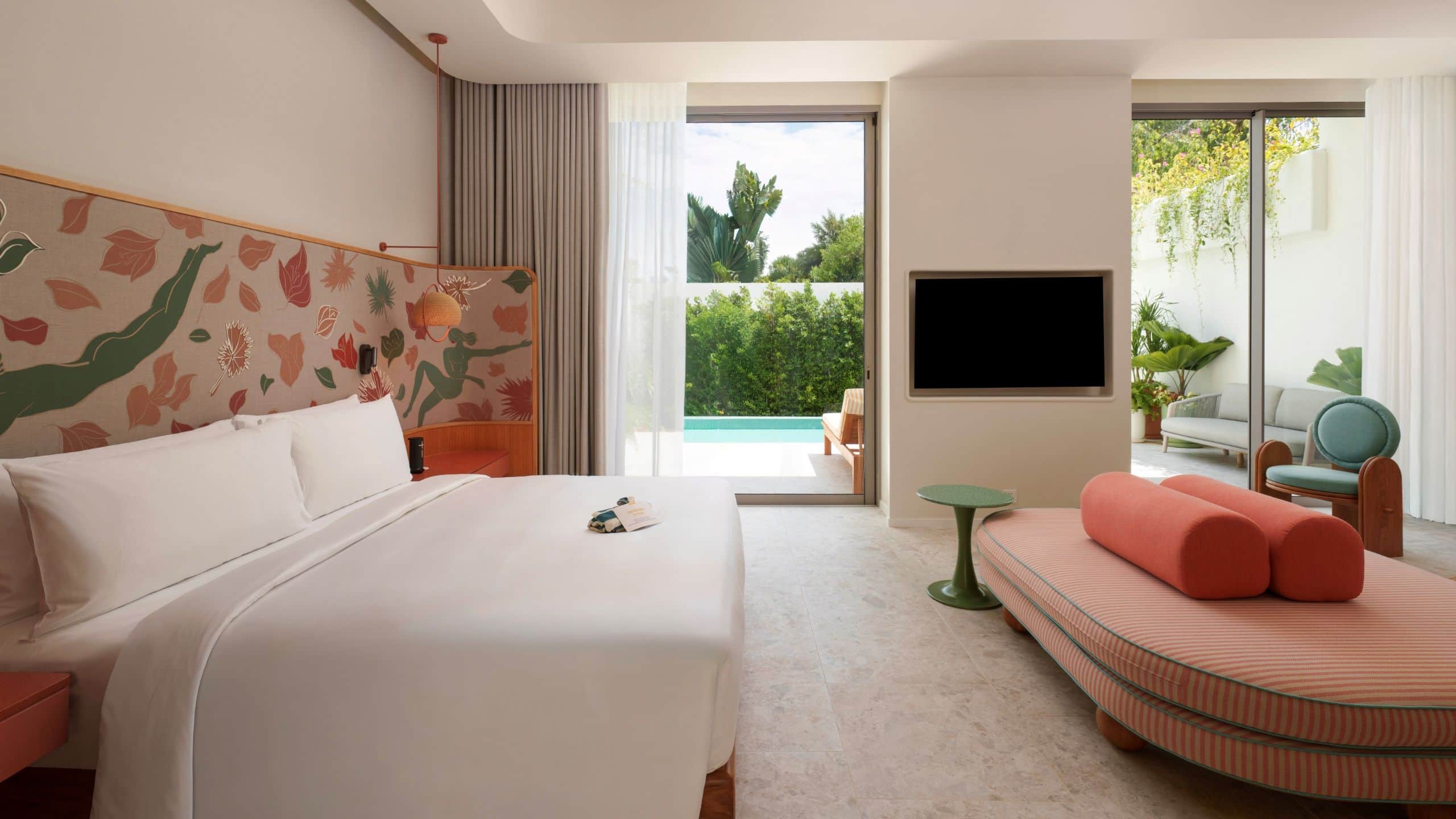 3 из 5 The Standard, Pattaya Na Jomtien Deluxe One Bedroom Suite Private Pool Overview Wide