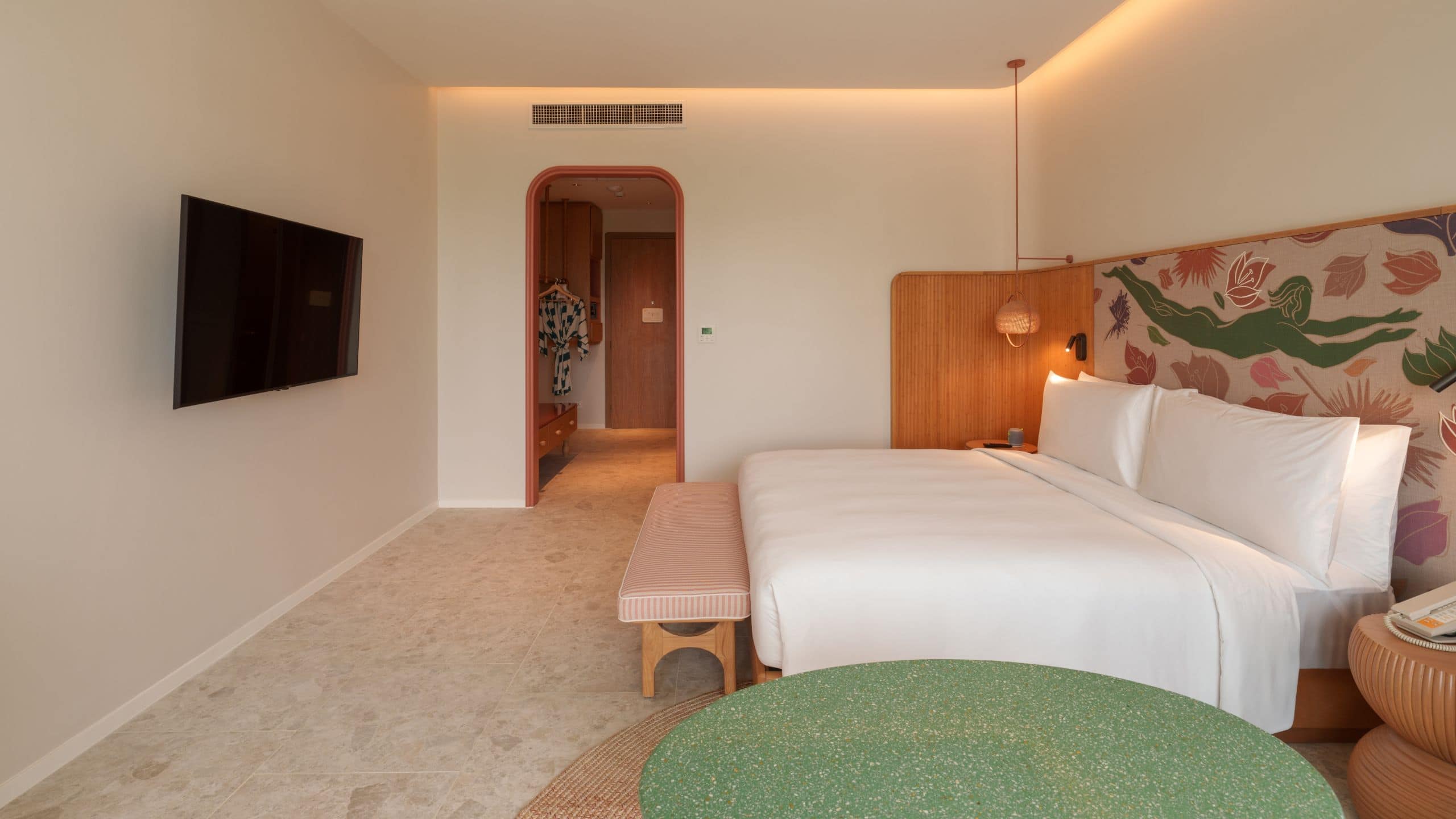 2 из 6 The Standard, Pattaya Na Jomtien Deluxe King Overview