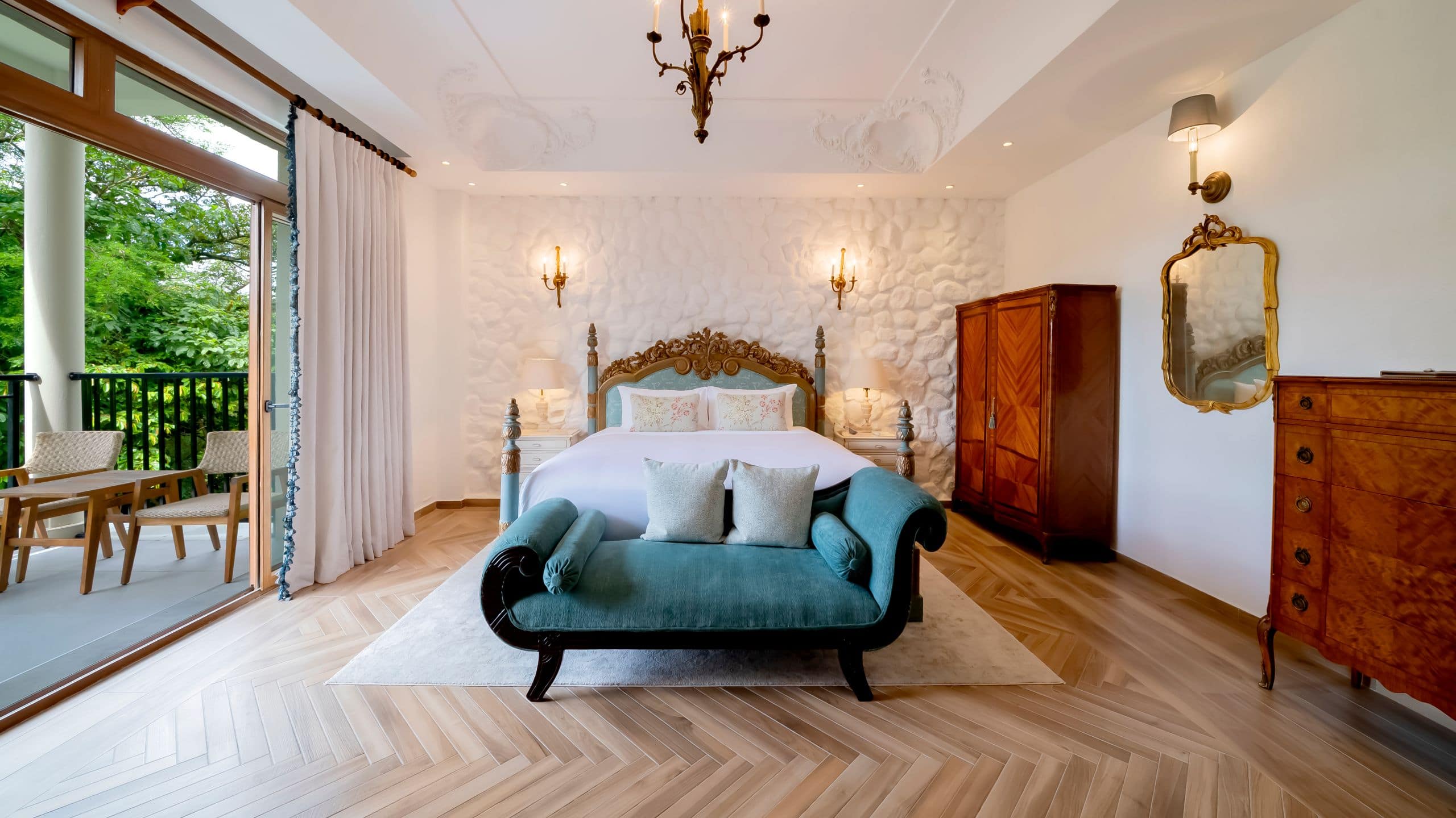 Hotel La Compañía del Valle One King Suite Bedroom