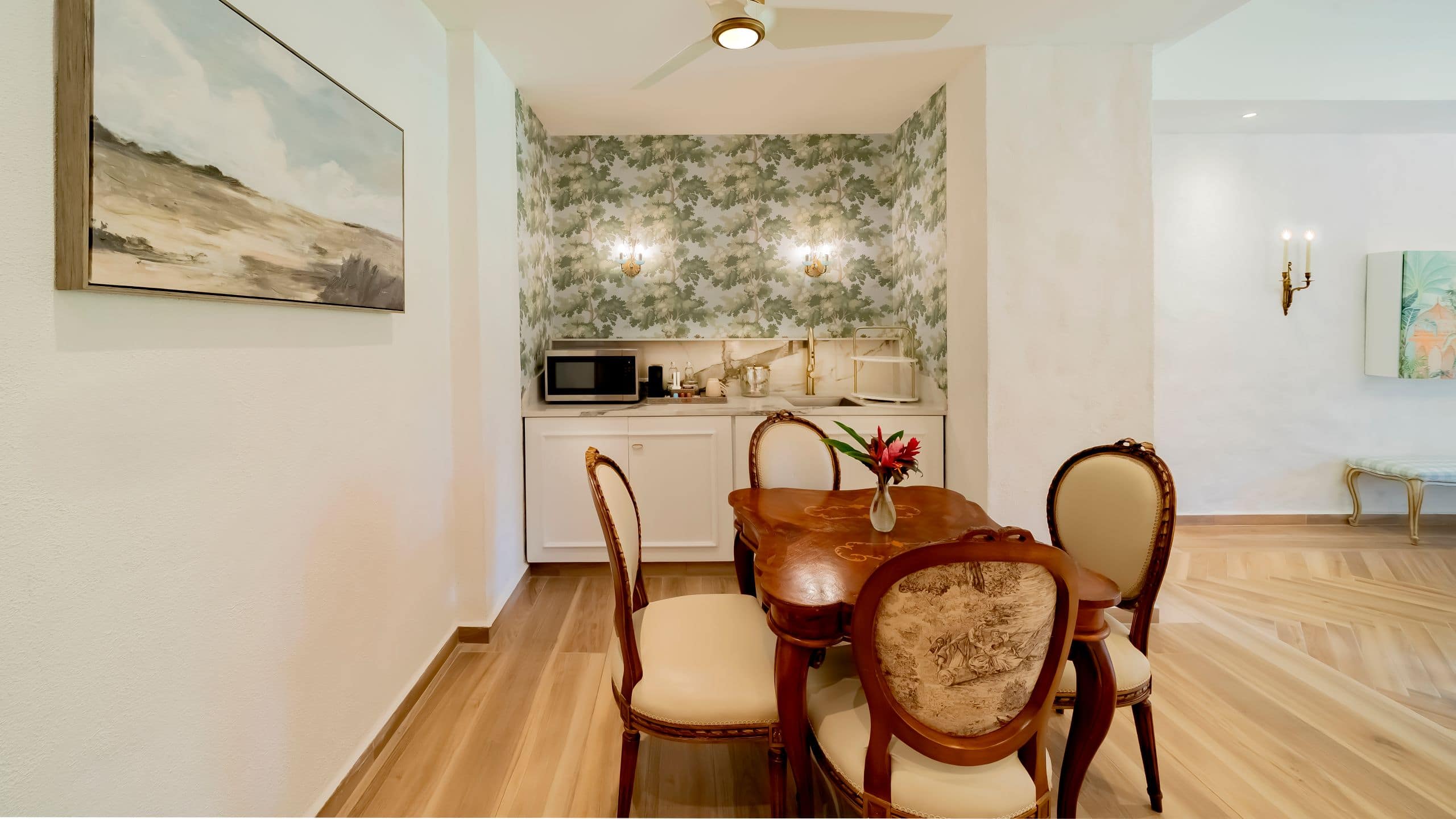 8 de 8 Hotel La Compañía del Valle One King Suite Dining Room