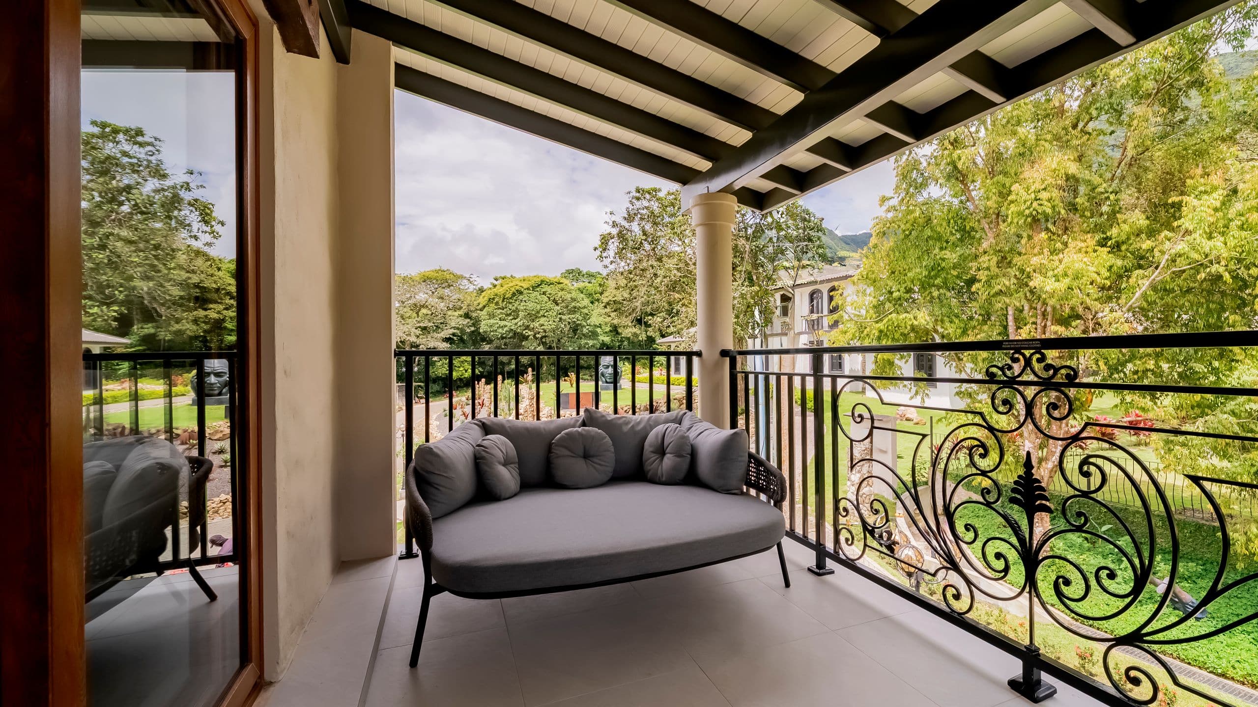 4 de 7 Hotel La Compañía del Valle Two Queen Bed Mountain View Balcony