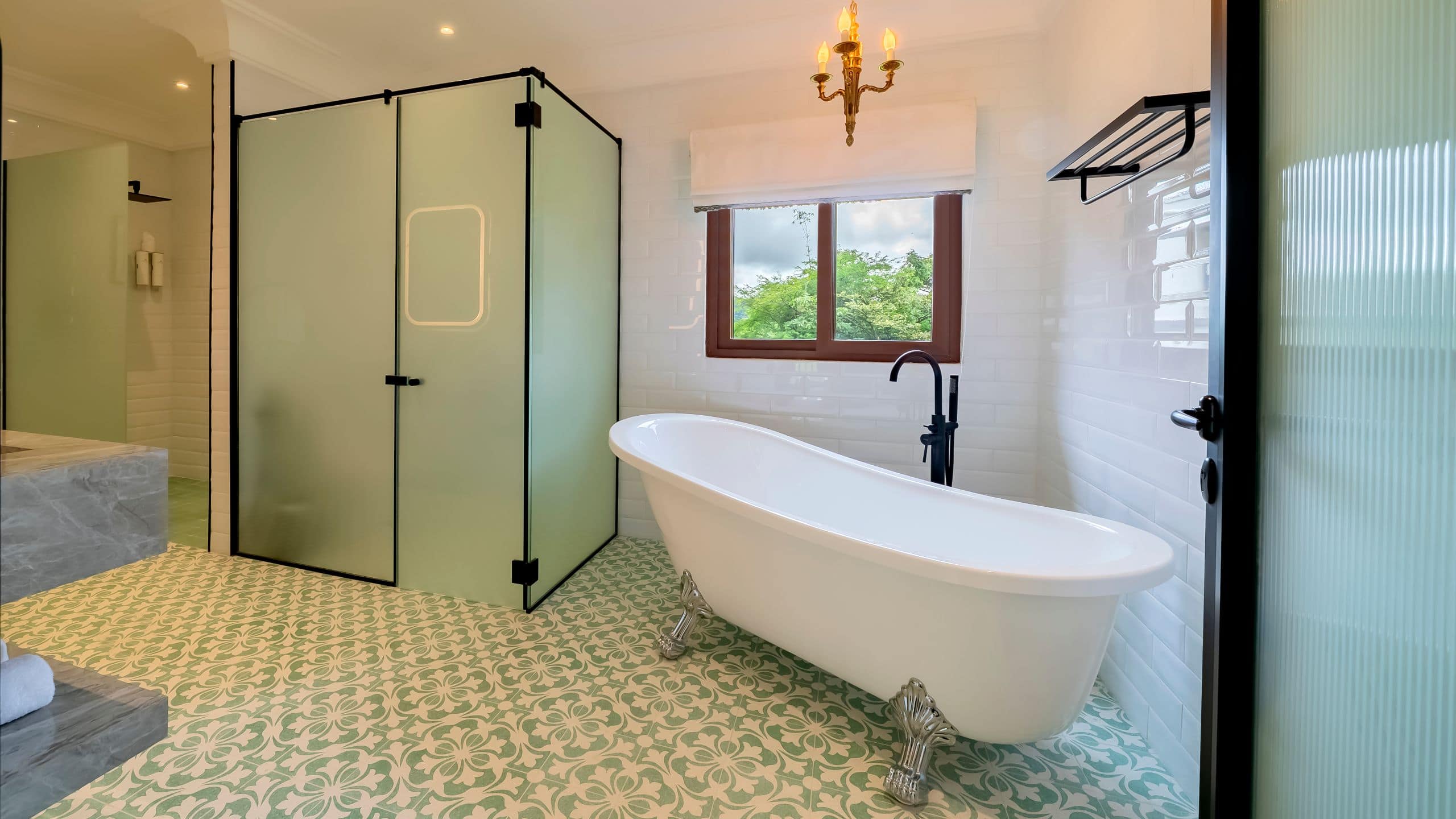 10 de 11 Hotel La Compañía del Valle Master Suite Bathroom