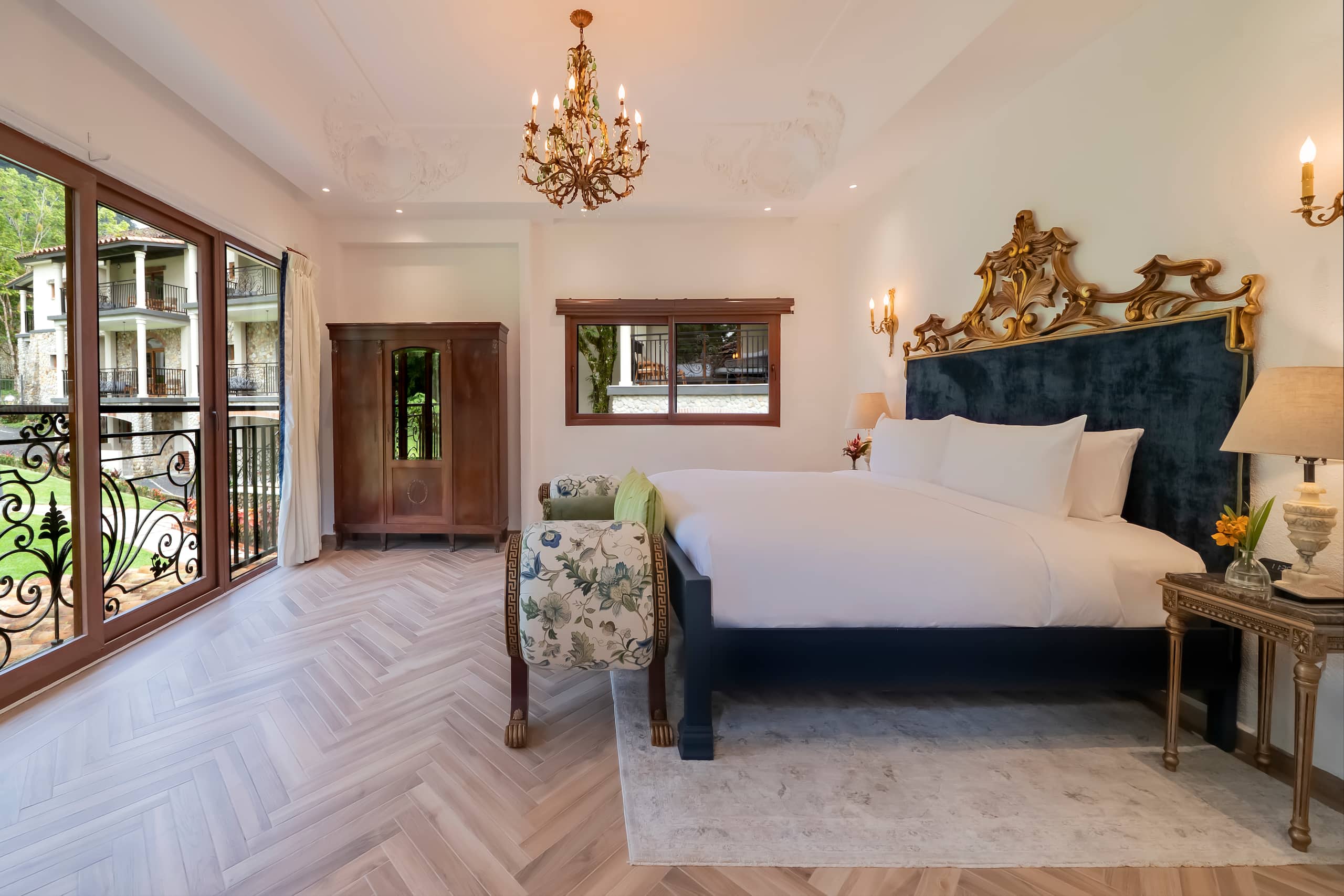 7 de 11 Hotel La Compañía del Valle Master Suite Bedroom