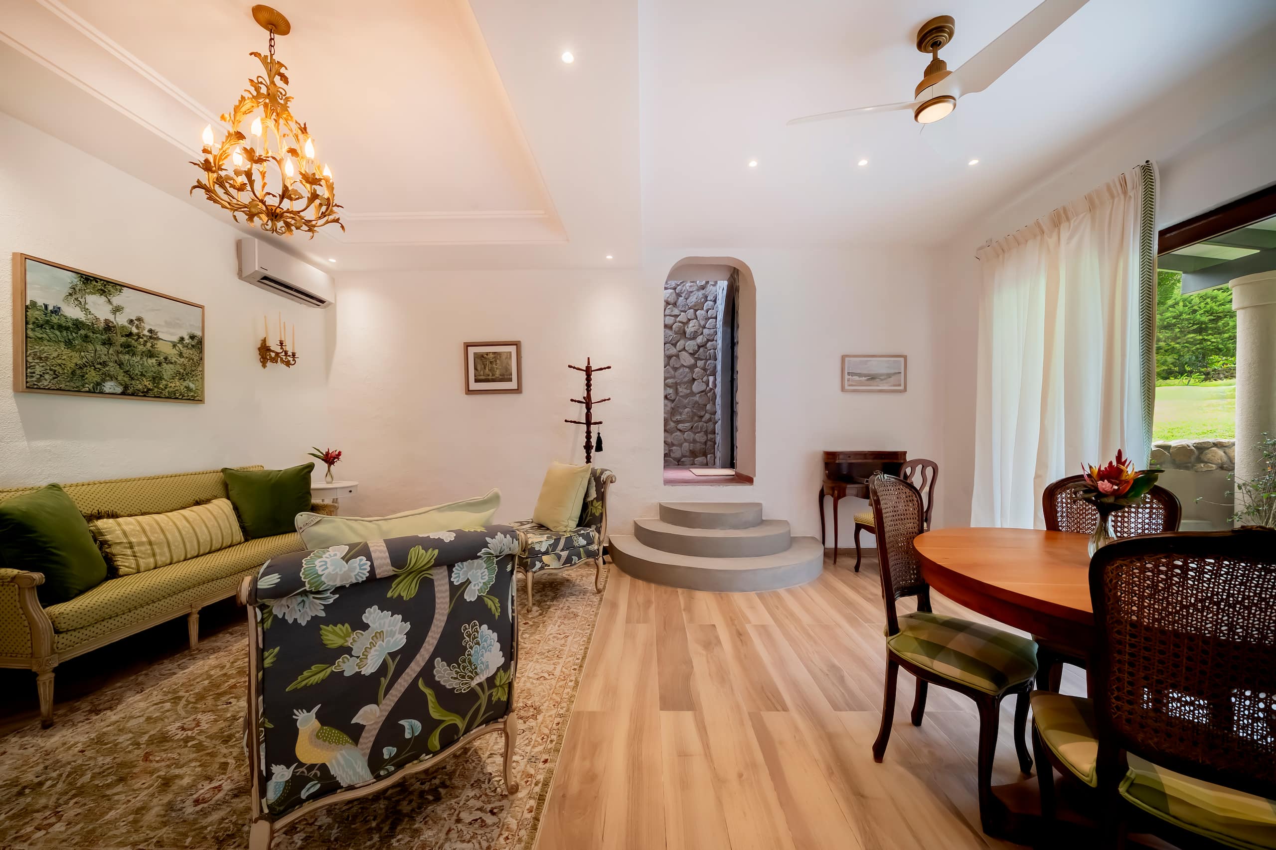 3 de 11 Hotel La Compañía del Valle Master Suite Living Room