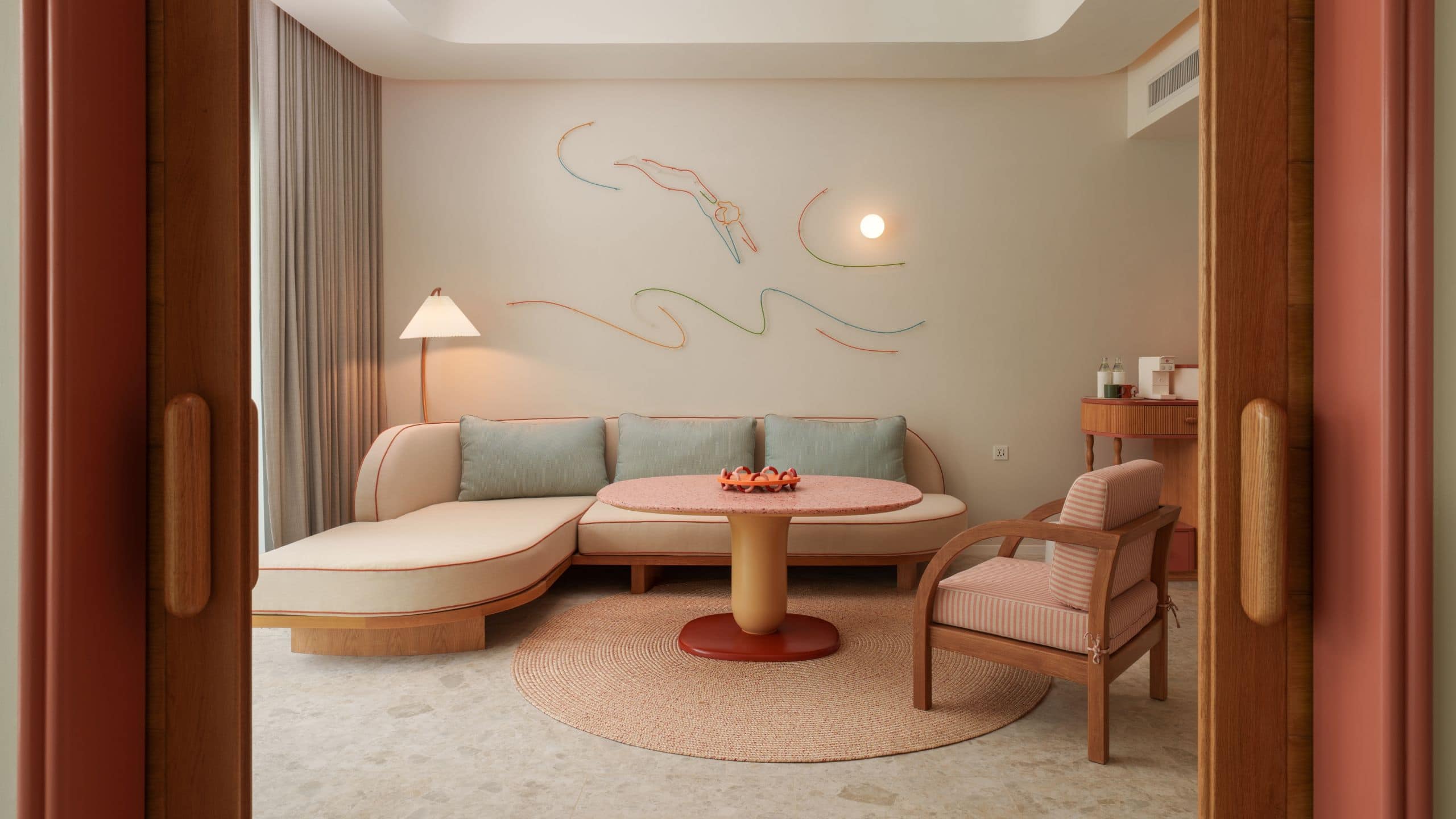 8 из 9 The Standard, Pattaya Na Jomtien Deluxe Suite Ocean View Private Pool Seating