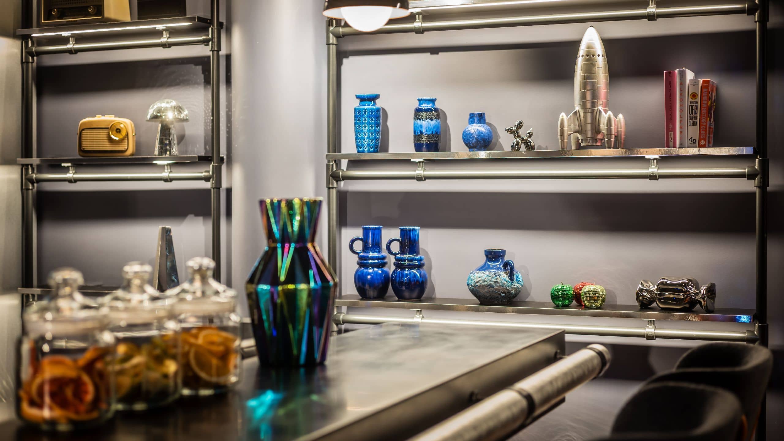 Me and All Hotel Berlin East Side Bar Counter Close Up