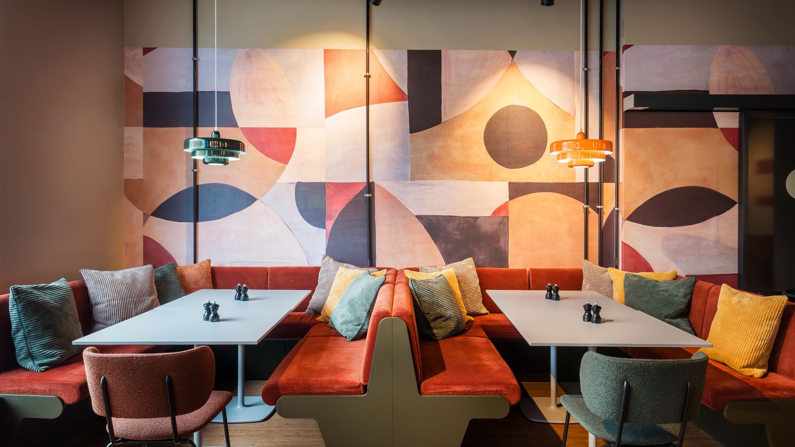 Me and All Hotel Berlin East Side Restaurant Seating Area