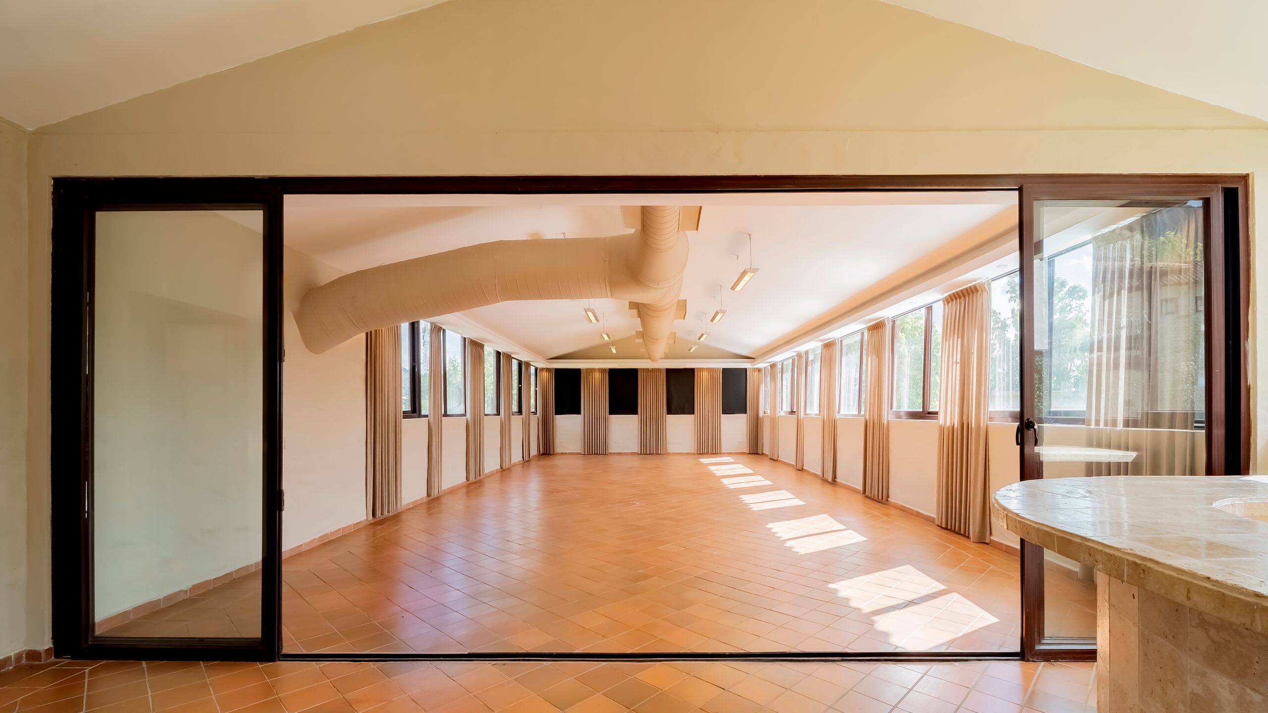 1 de 4 Hotel La Compañía del Valle Salon La Montana Empty