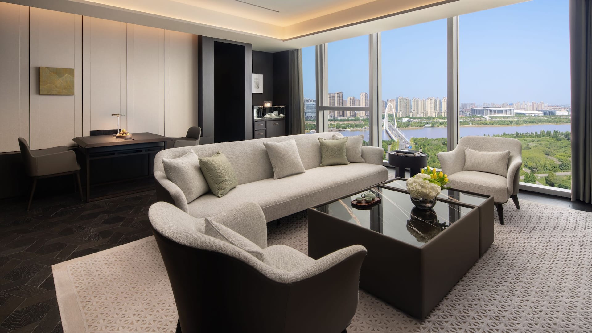 Hyatt Regency Xi'an Chanba Executive Suite Living Room