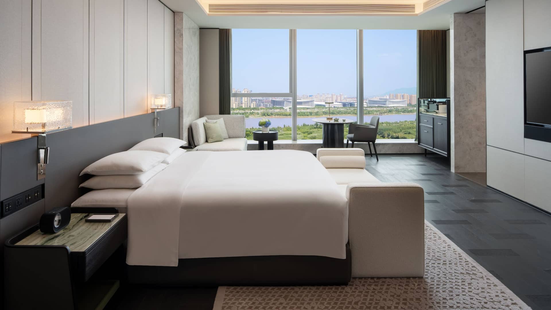 2 of 2 Hyatt Regency Xi'an Chanba Presidential Suite Bedroom