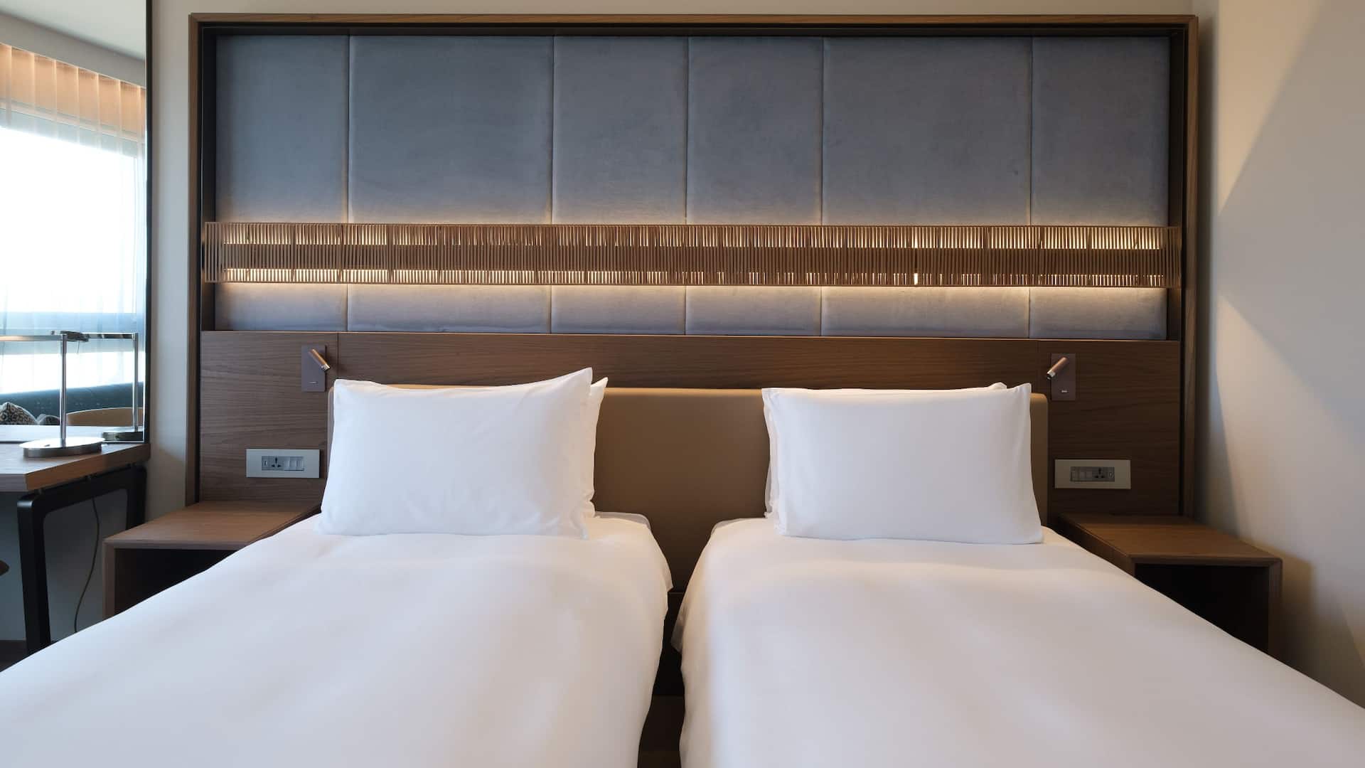 2 of 4 Hyatt Regency Malta Standard Twin Bed Front