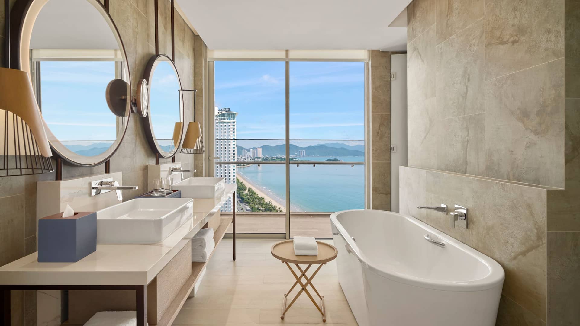第 4，共 4 Hyatt Regency Nha Trang One King Bed Ocean View Deluxe Bathroom