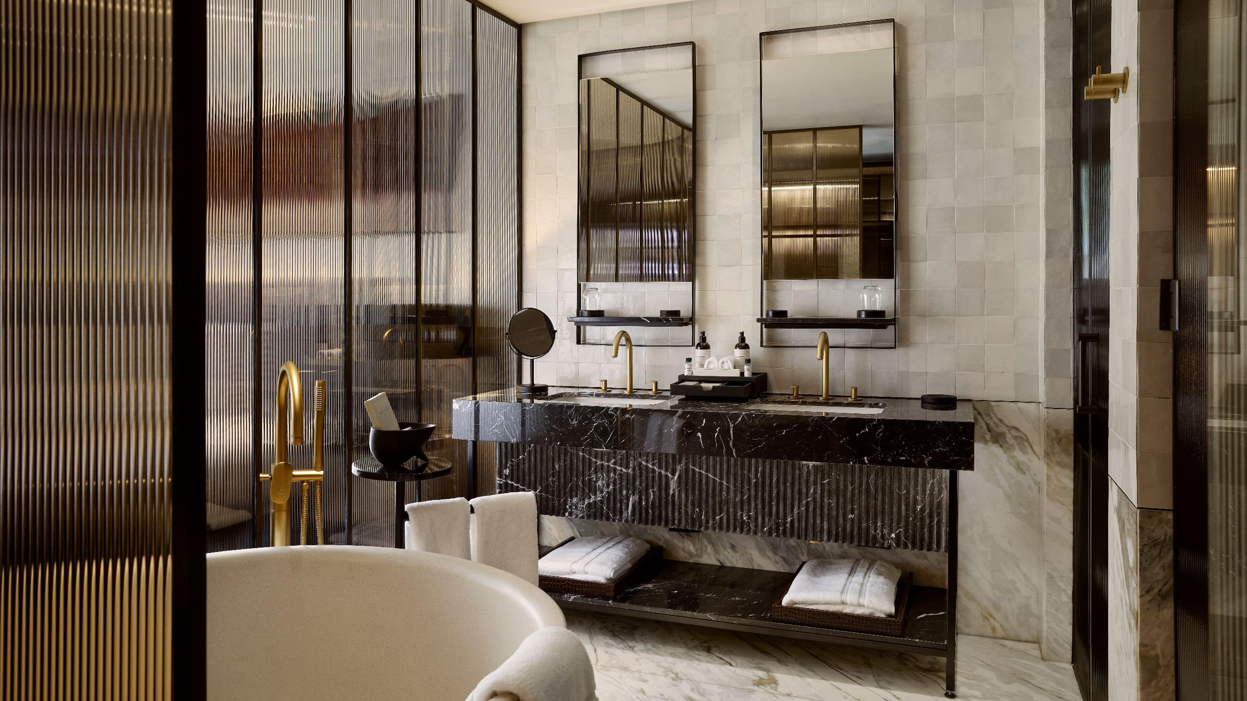 4 из 5 Park Hyatt One King Bathroom