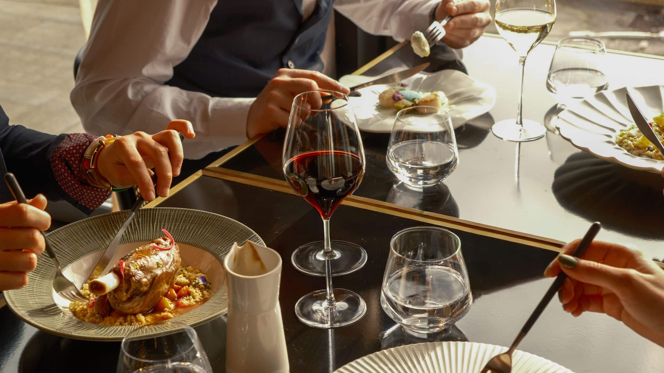 Hyatt Centric Reims Restaurant Table With People