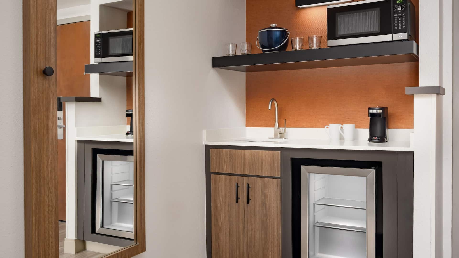 Hyatt Place Scottsdale/Old Town Wet Bar