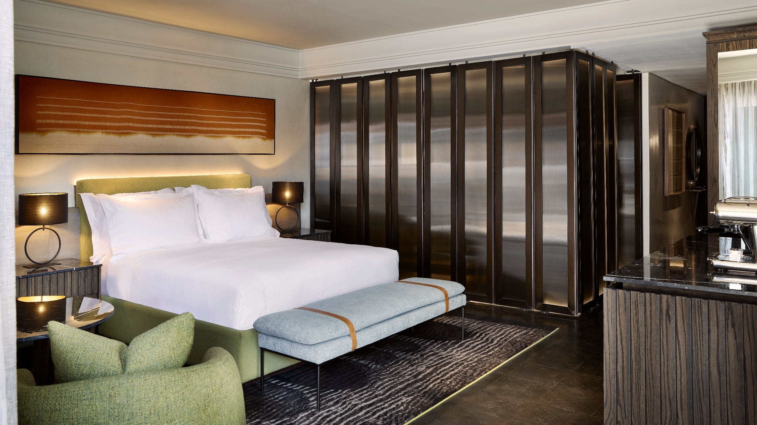 2 из 5 Park Hyatt Johannesburg Rosebank Suite Bedroom