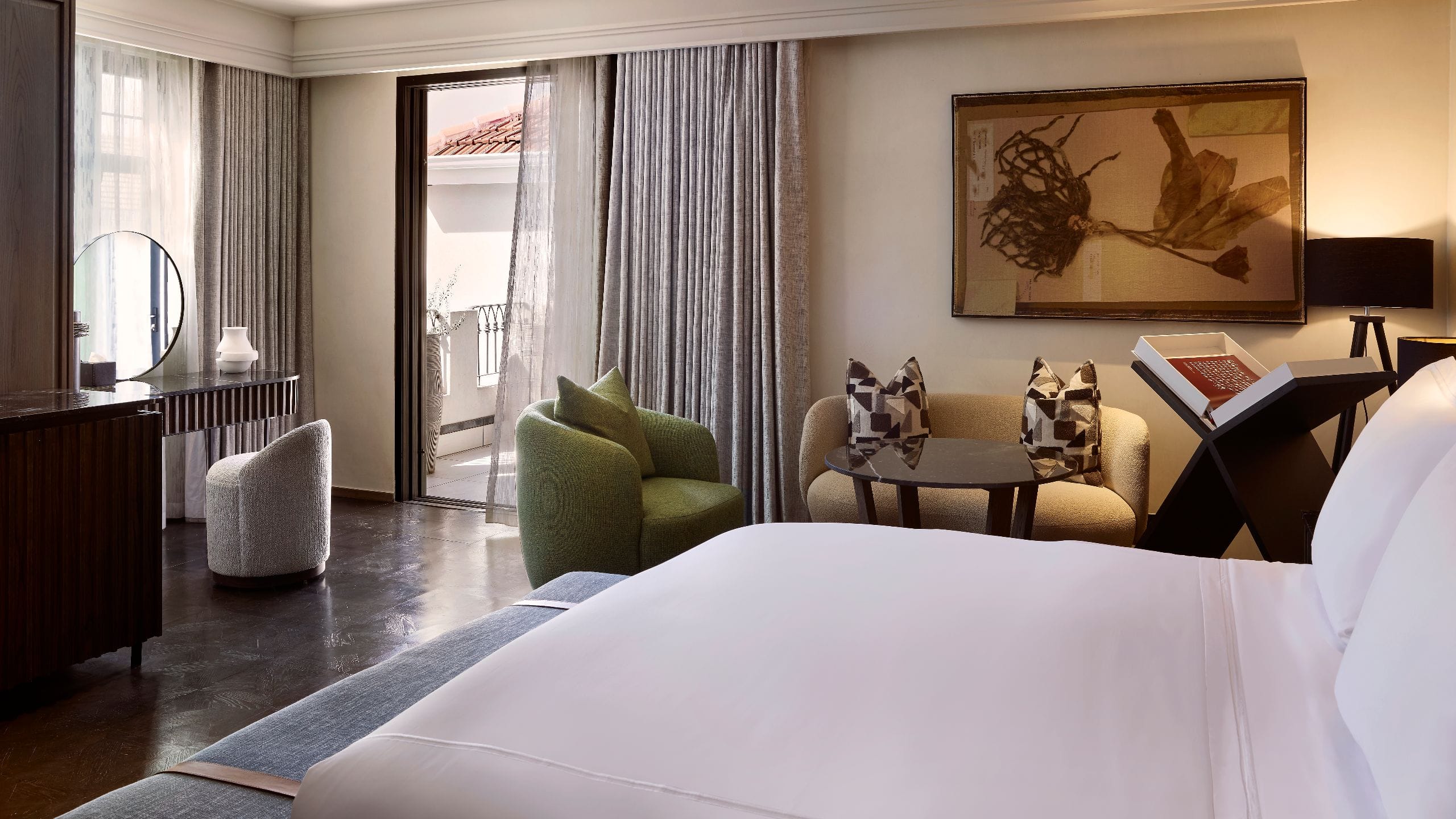 3 из 5 Park Hyatt Johannesburg Rosebank Suite Bed And Vanity