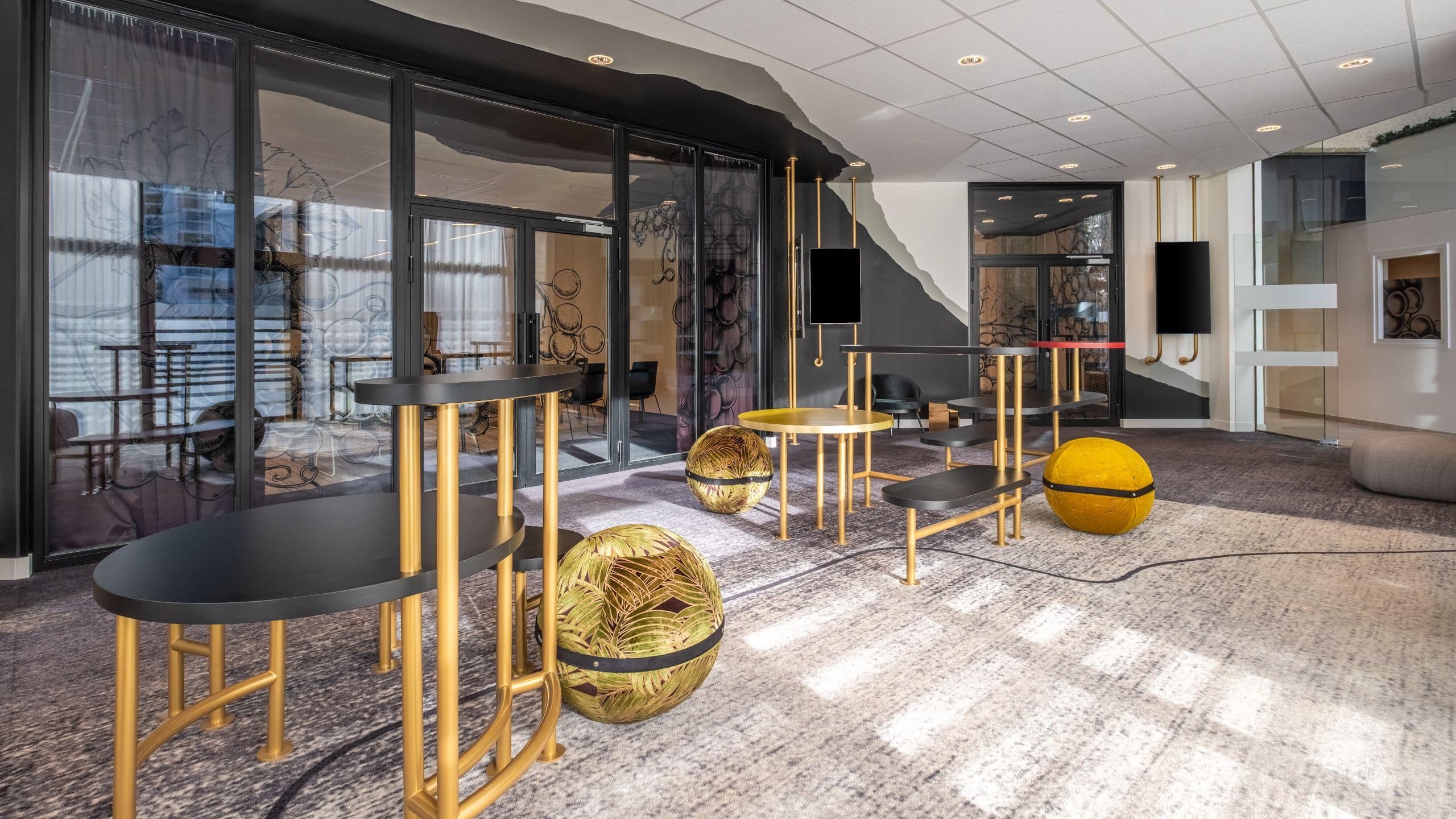 Hyatt Centric Reims Coffee Break Area Right