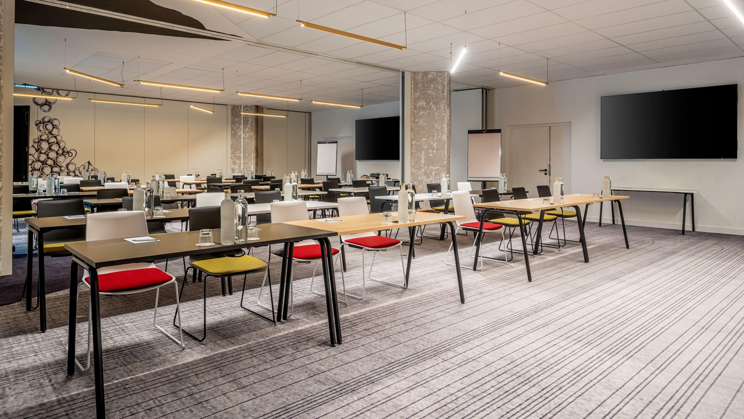 Hyatt Centric Reims Meeting Rooms Cathedrale Place Du Chapitre Front