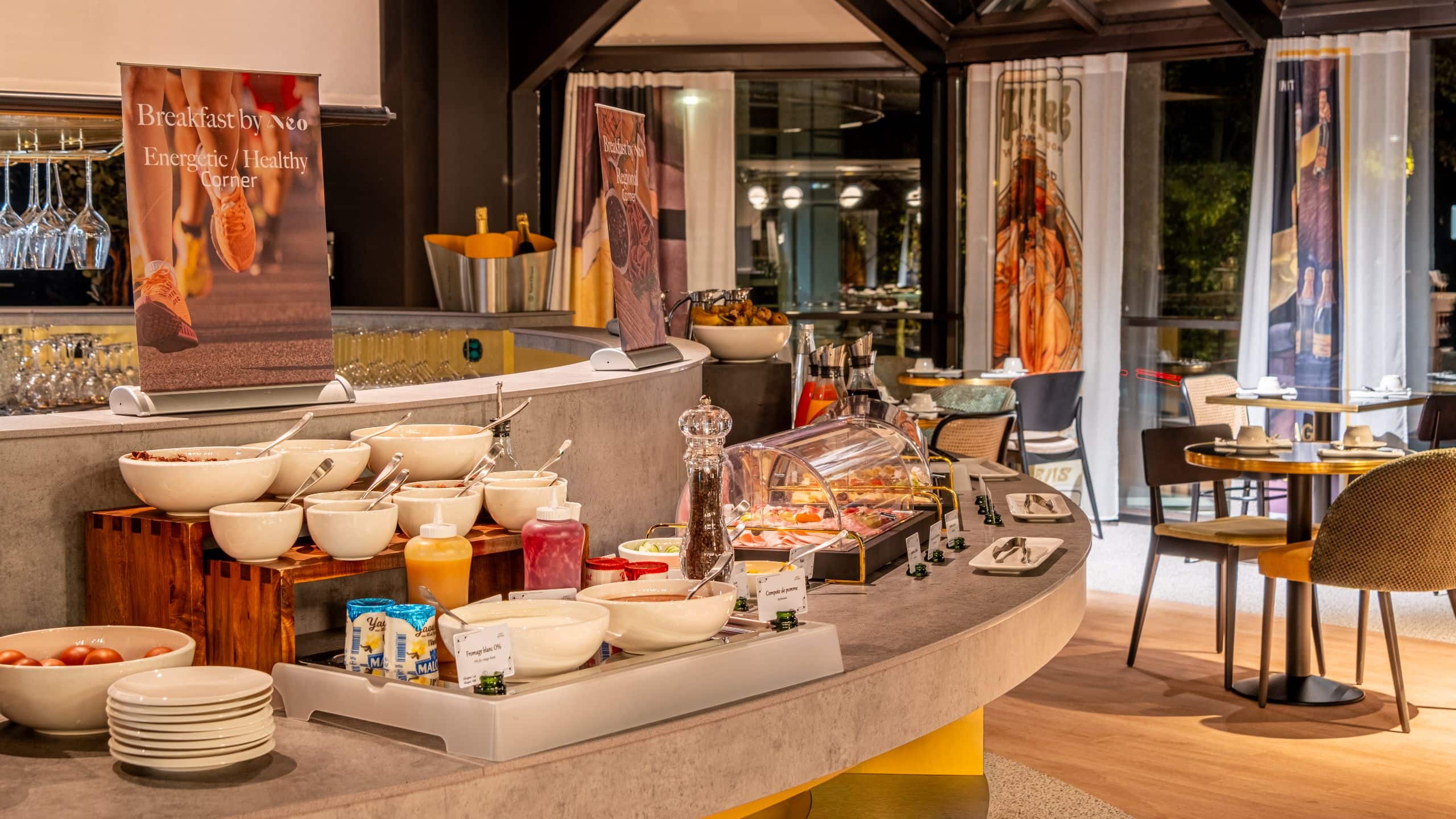 Hyatt Centric Reims Restaurant Breakfast Buffet 2