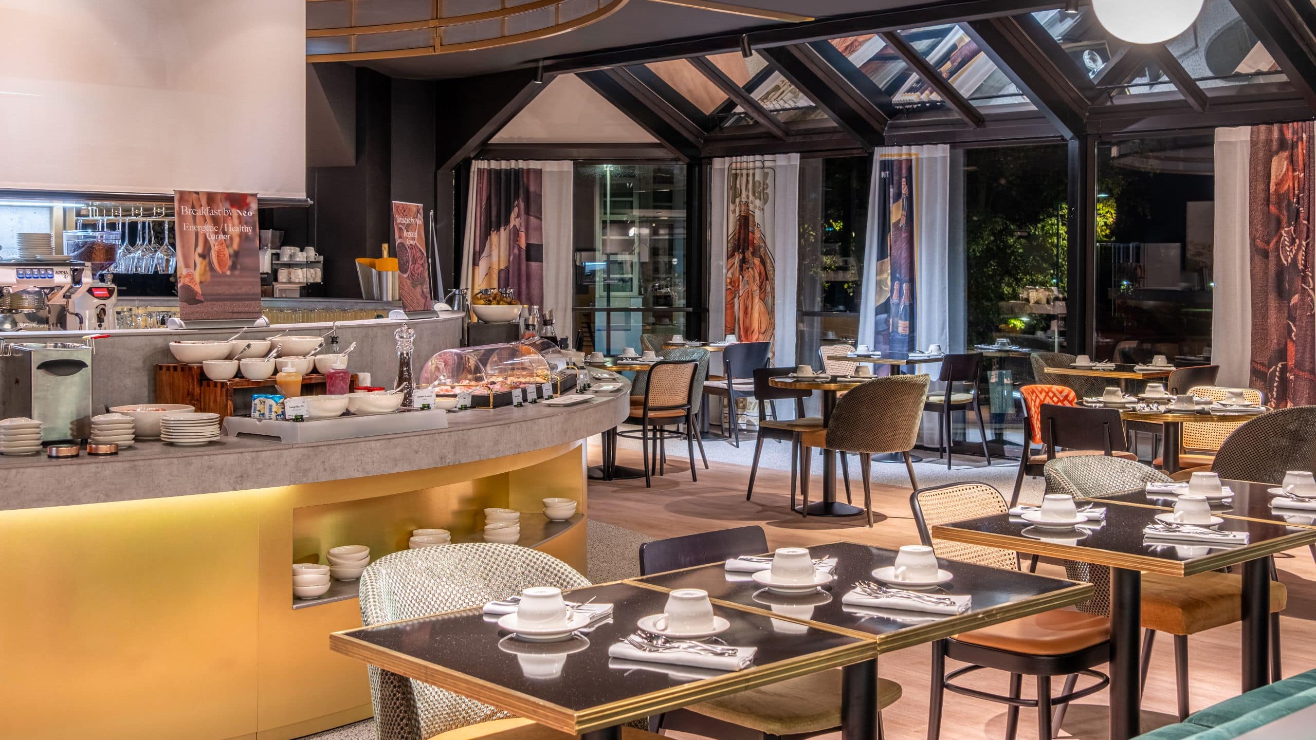 Hyatt Centric Reims Restaurant Breakfast Buffet