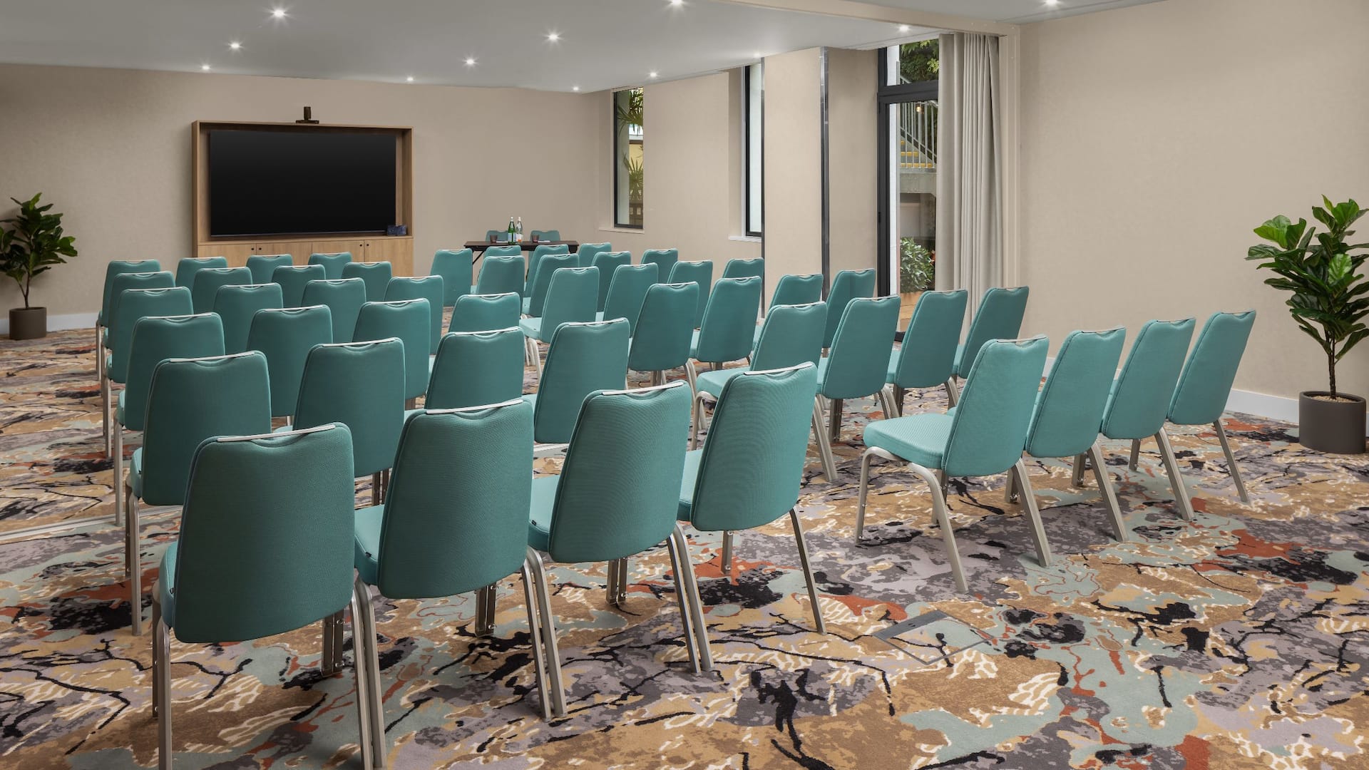 Hyatt Place London City East Canvas Suite Theatre