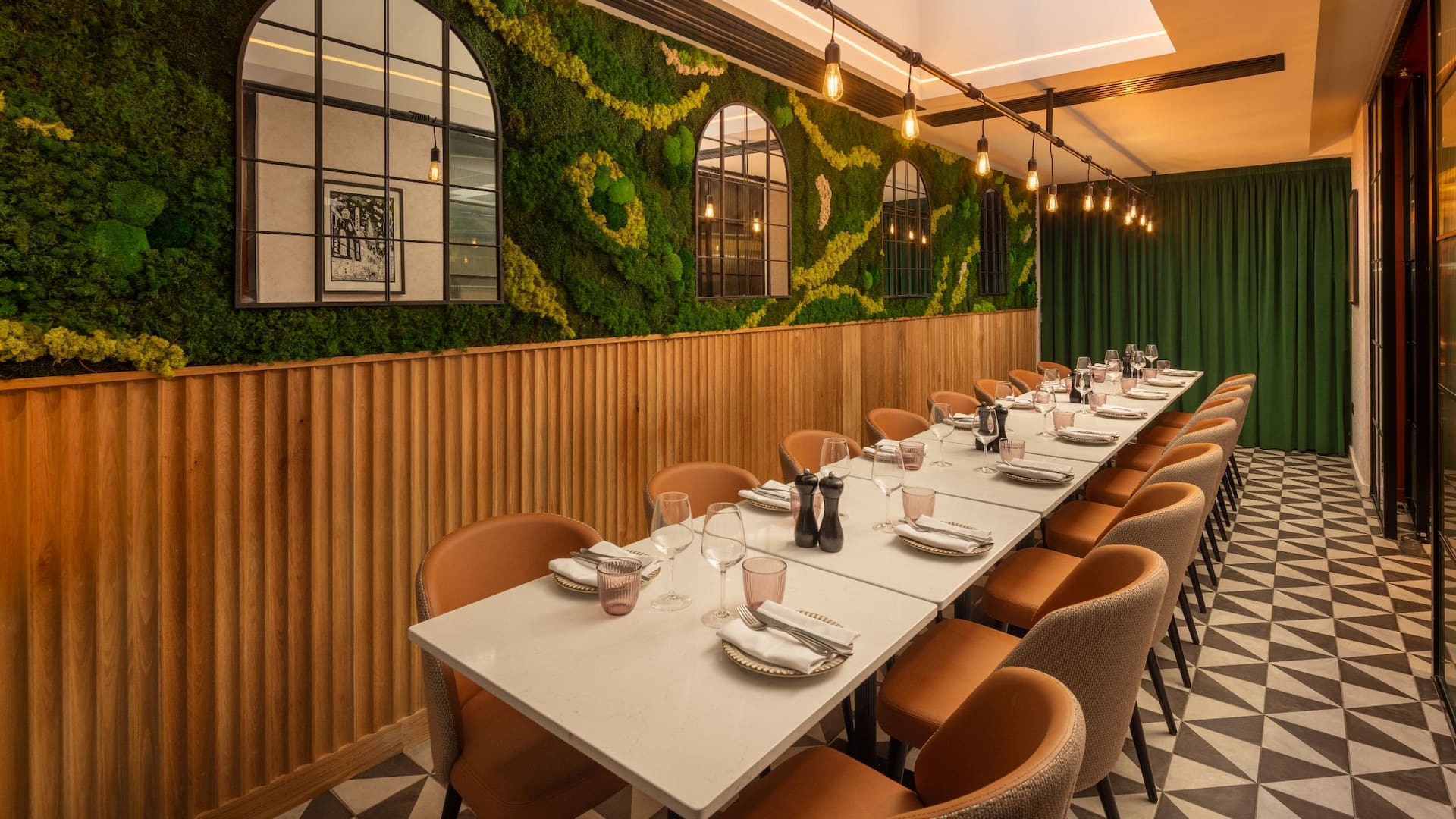 Hyatt Place London City East Orangery Dining